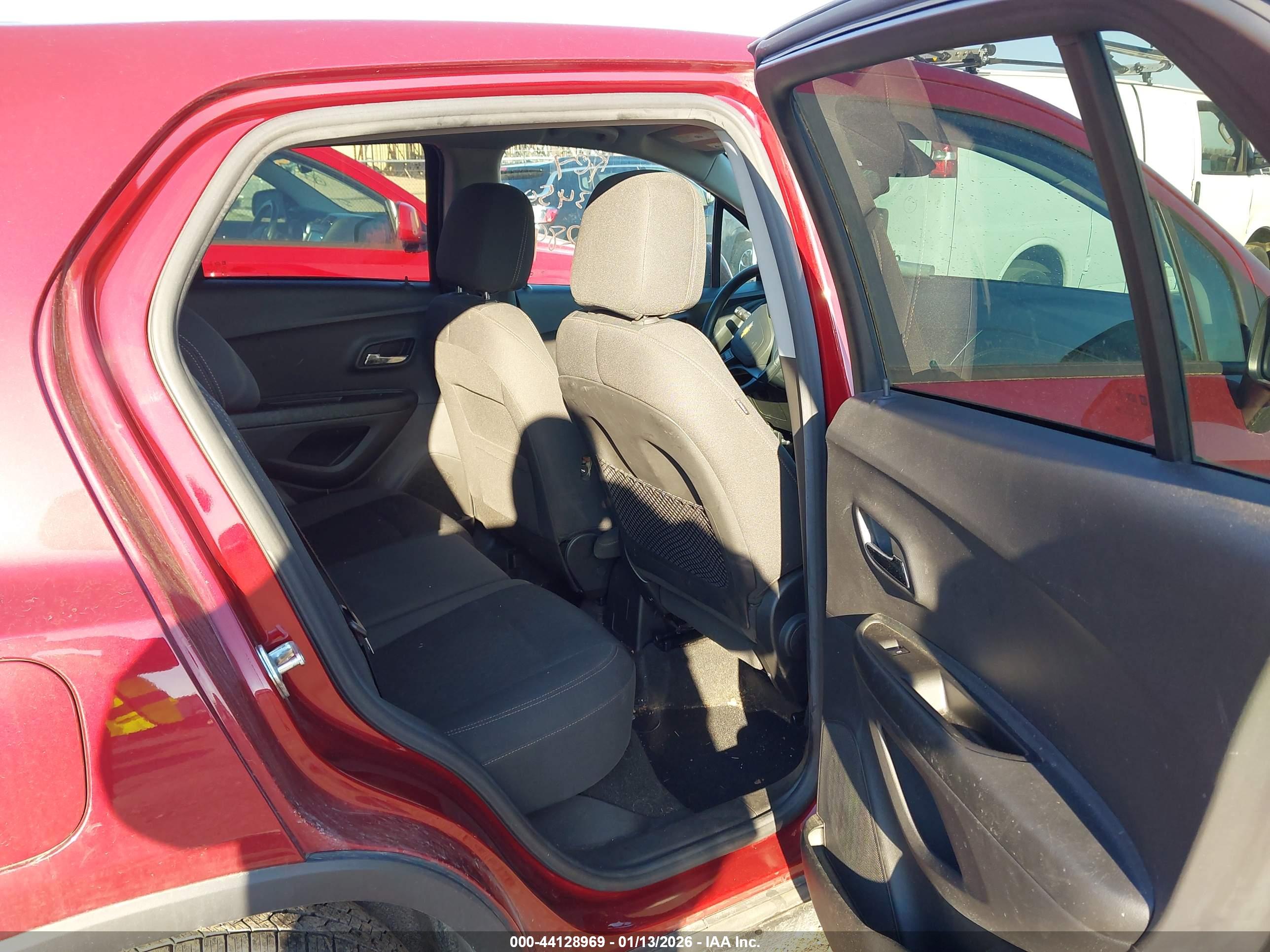 CHEVROLET TRAX image 8