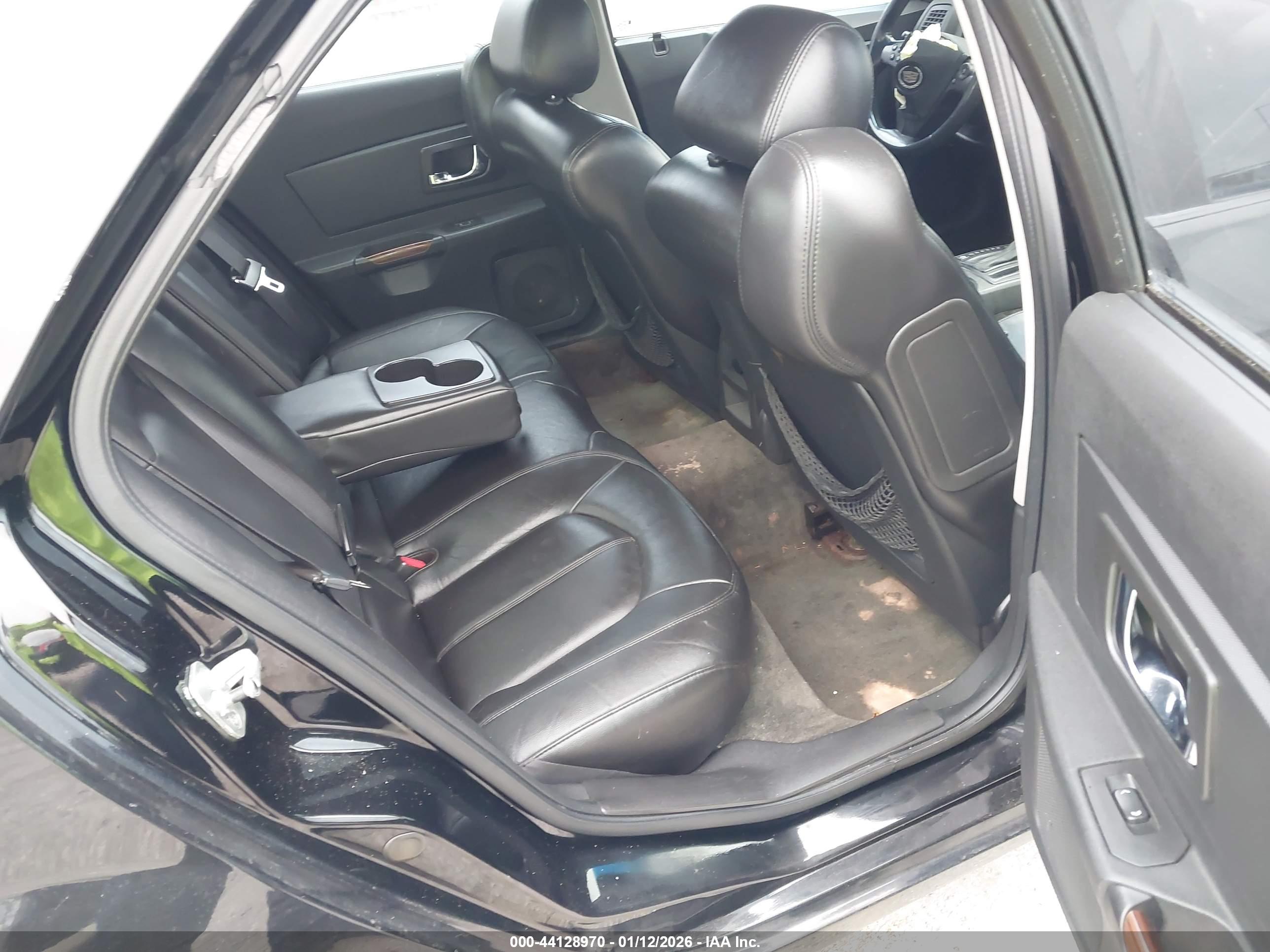 CADILLAC CTS image 8