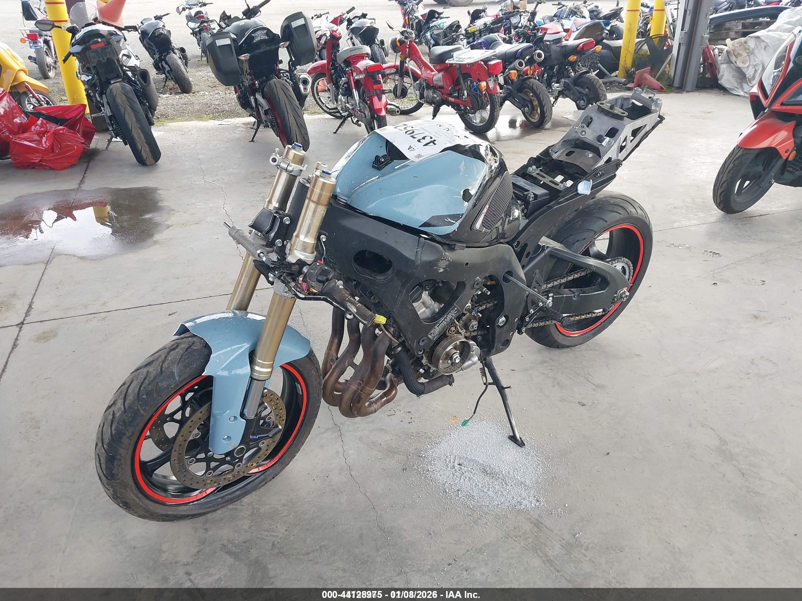 SUZUKI GSX-R600 image 2