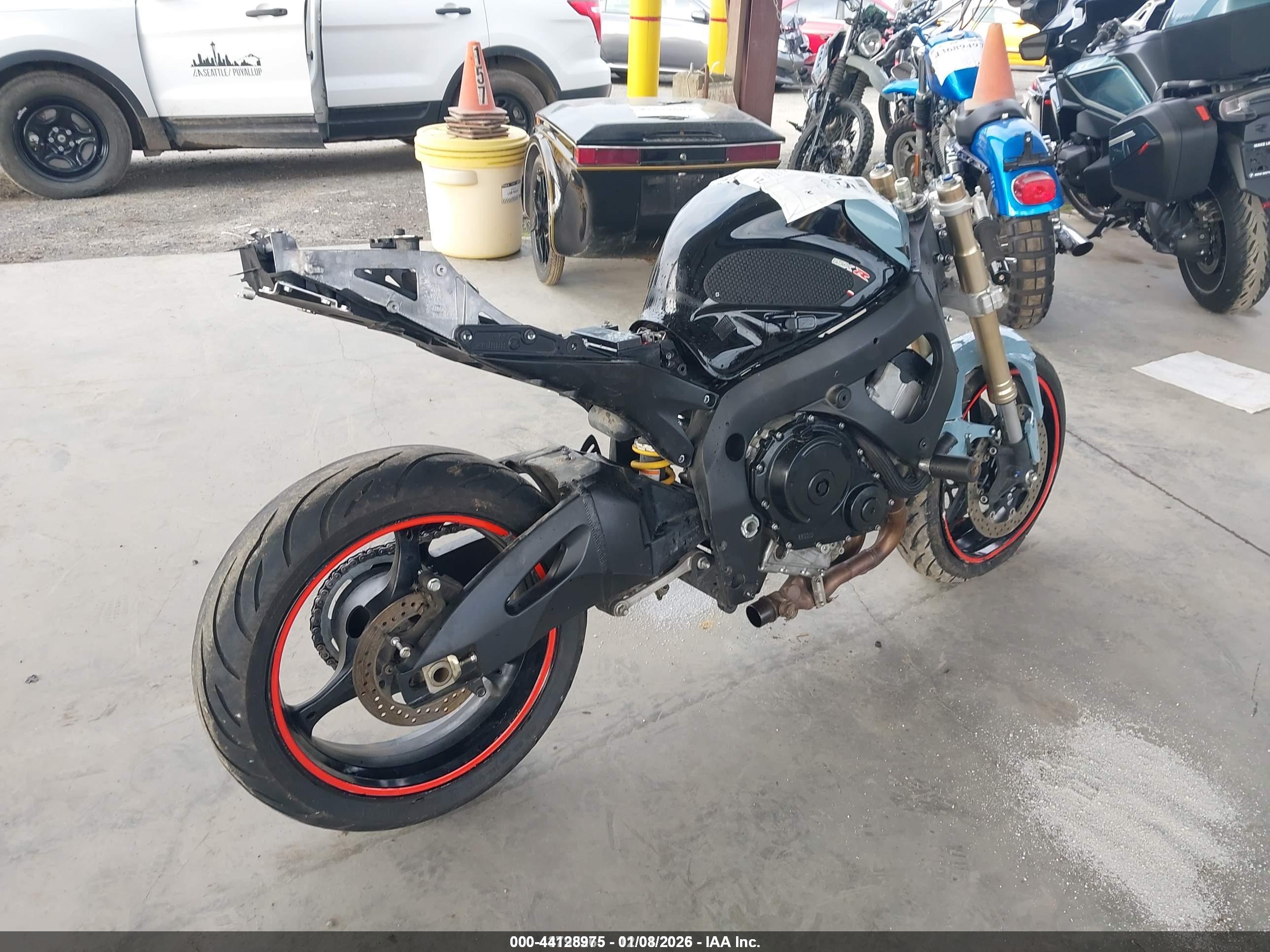 SUZUKI GSX-R600 image 4
