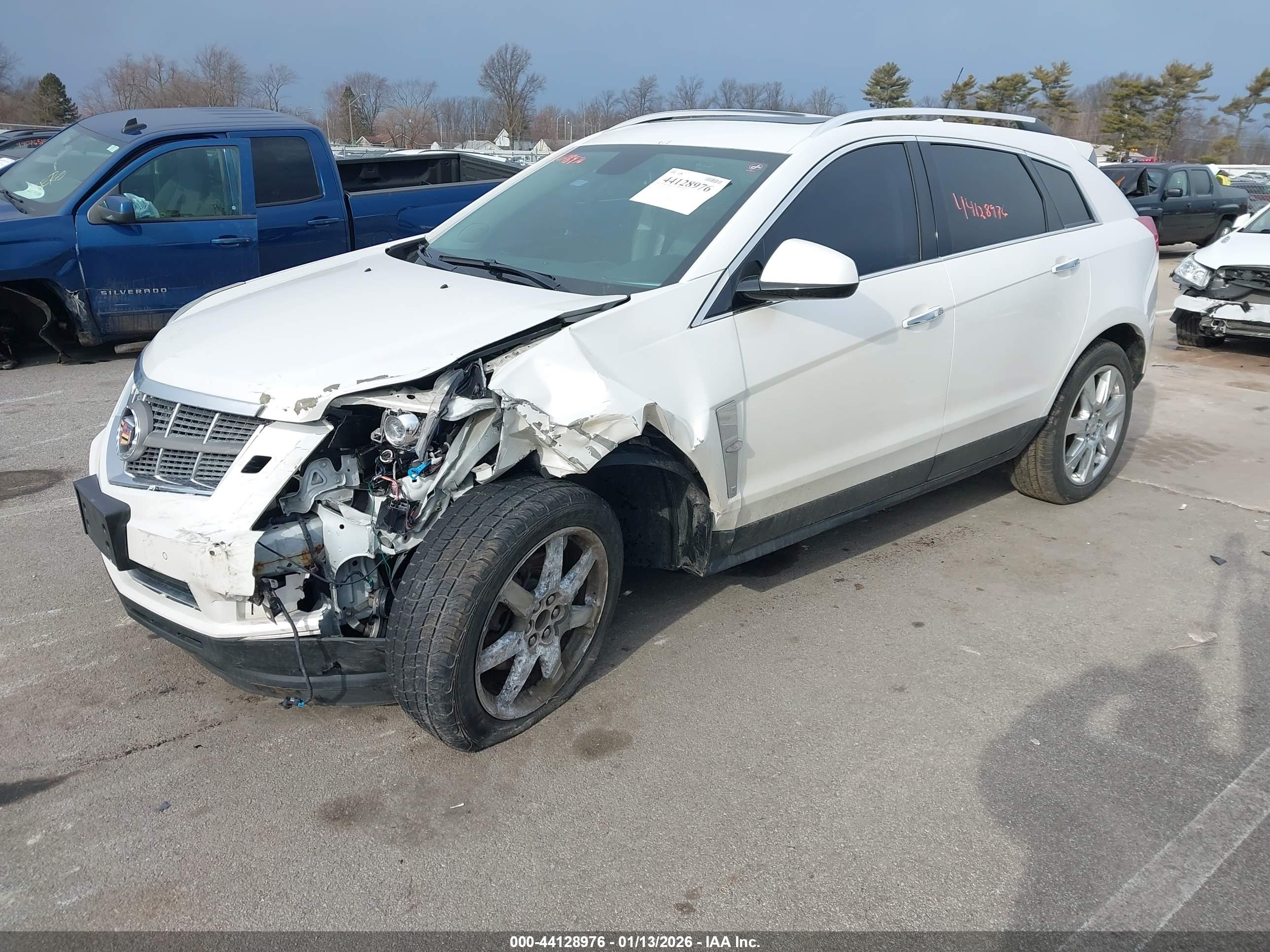 CADILLAC SRX image 2