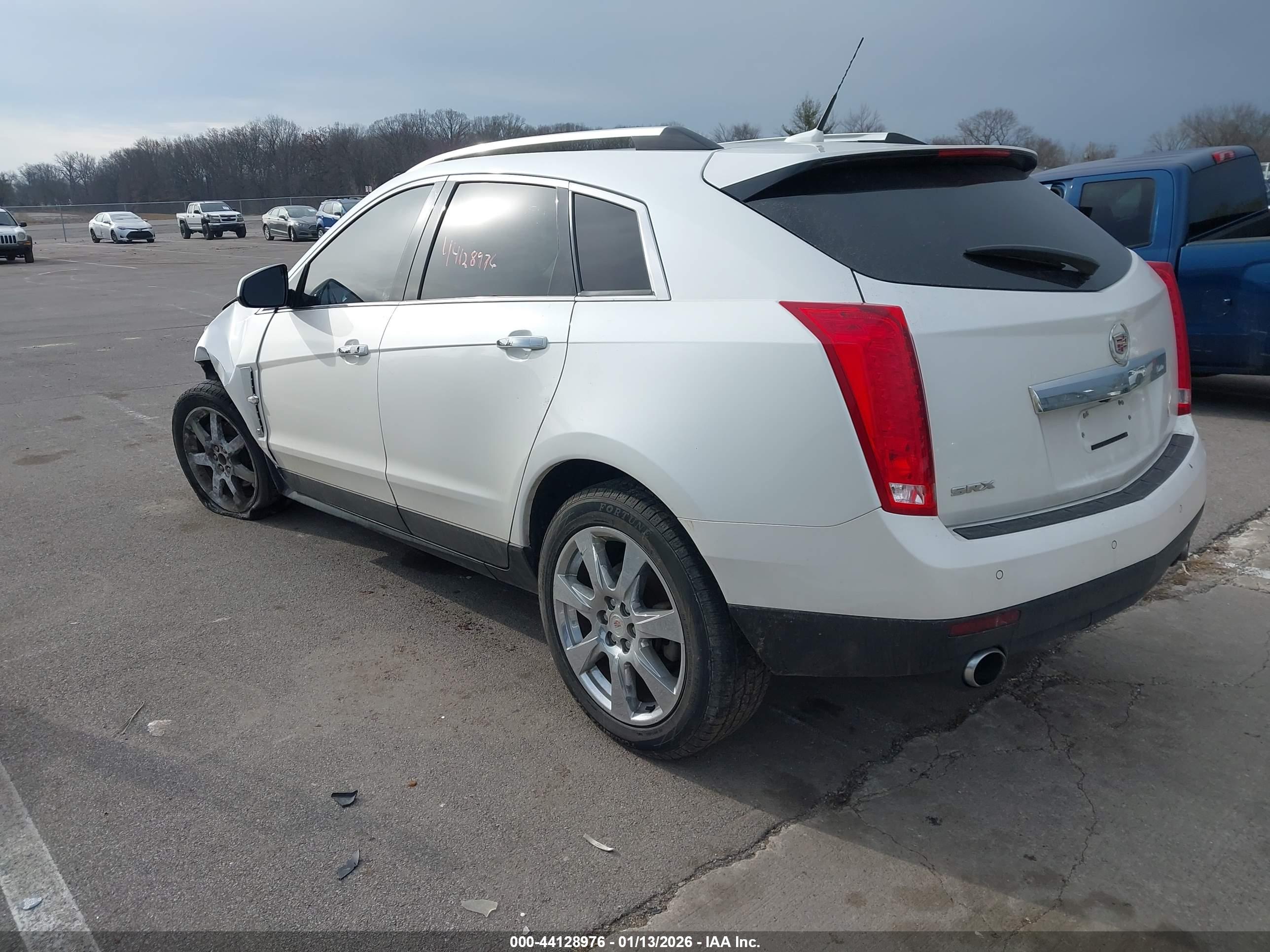CADILLAC SRX image 3