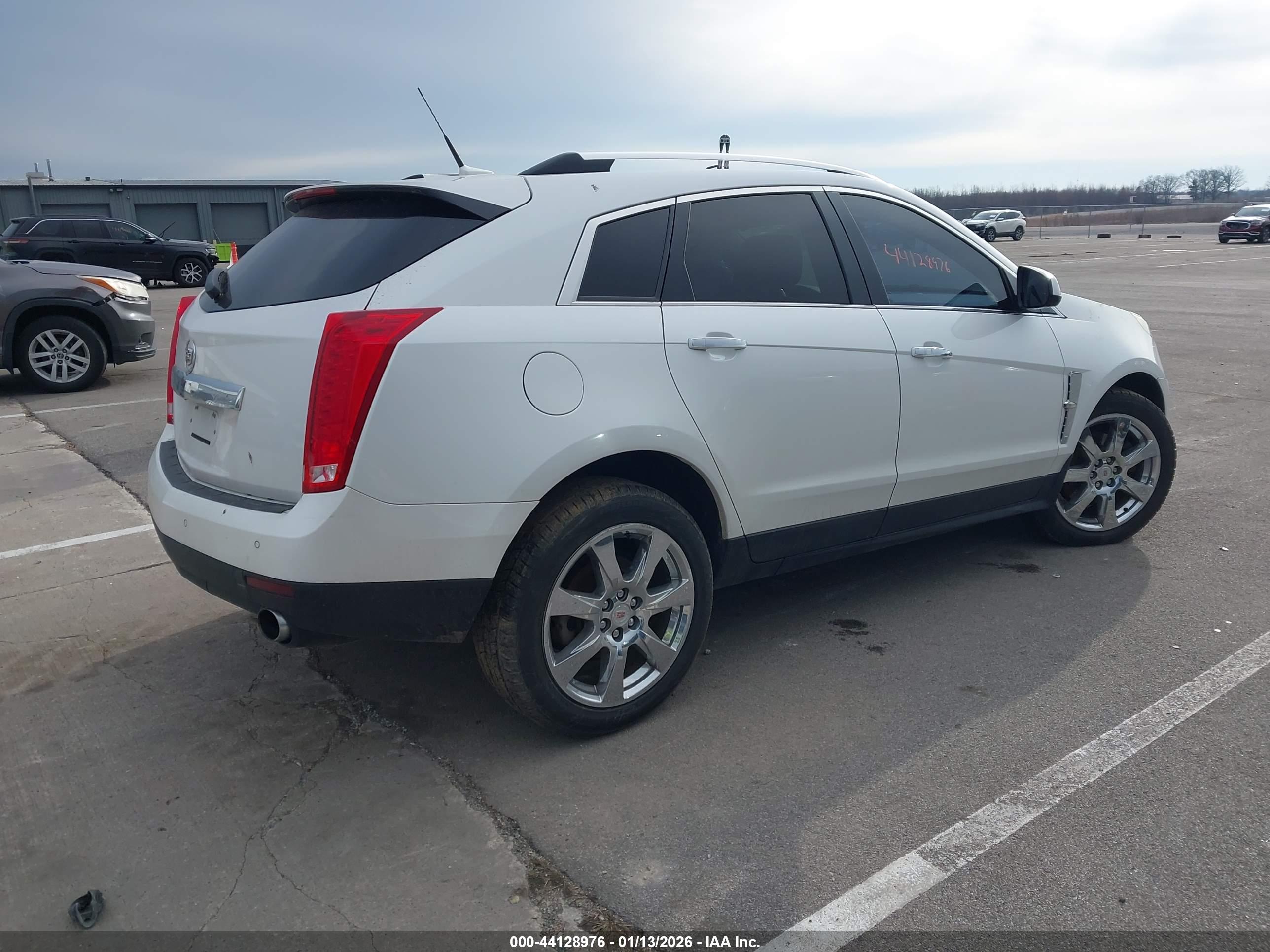 CADILLAC SRX image 4