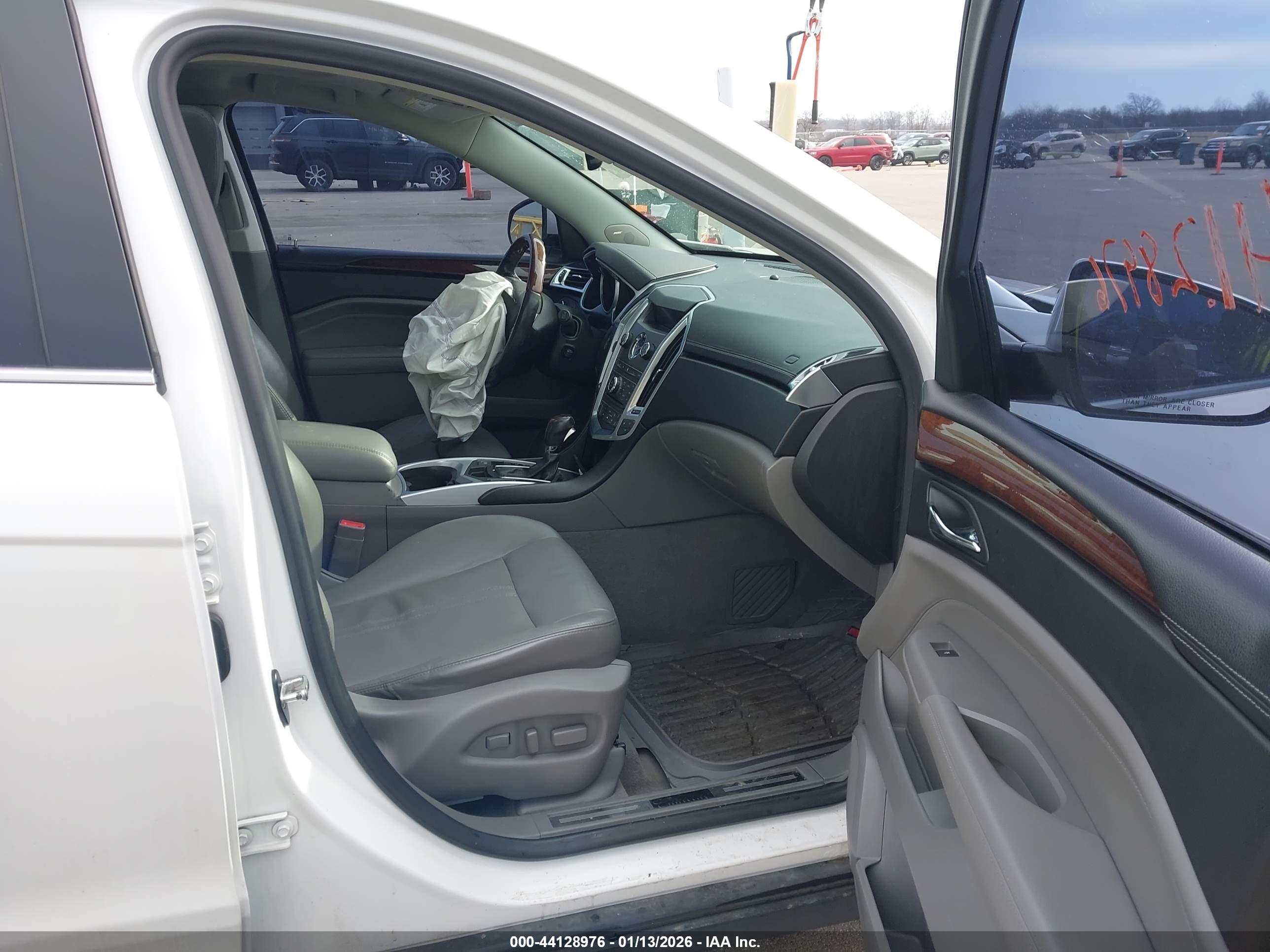 CADILLAC SRX image 5