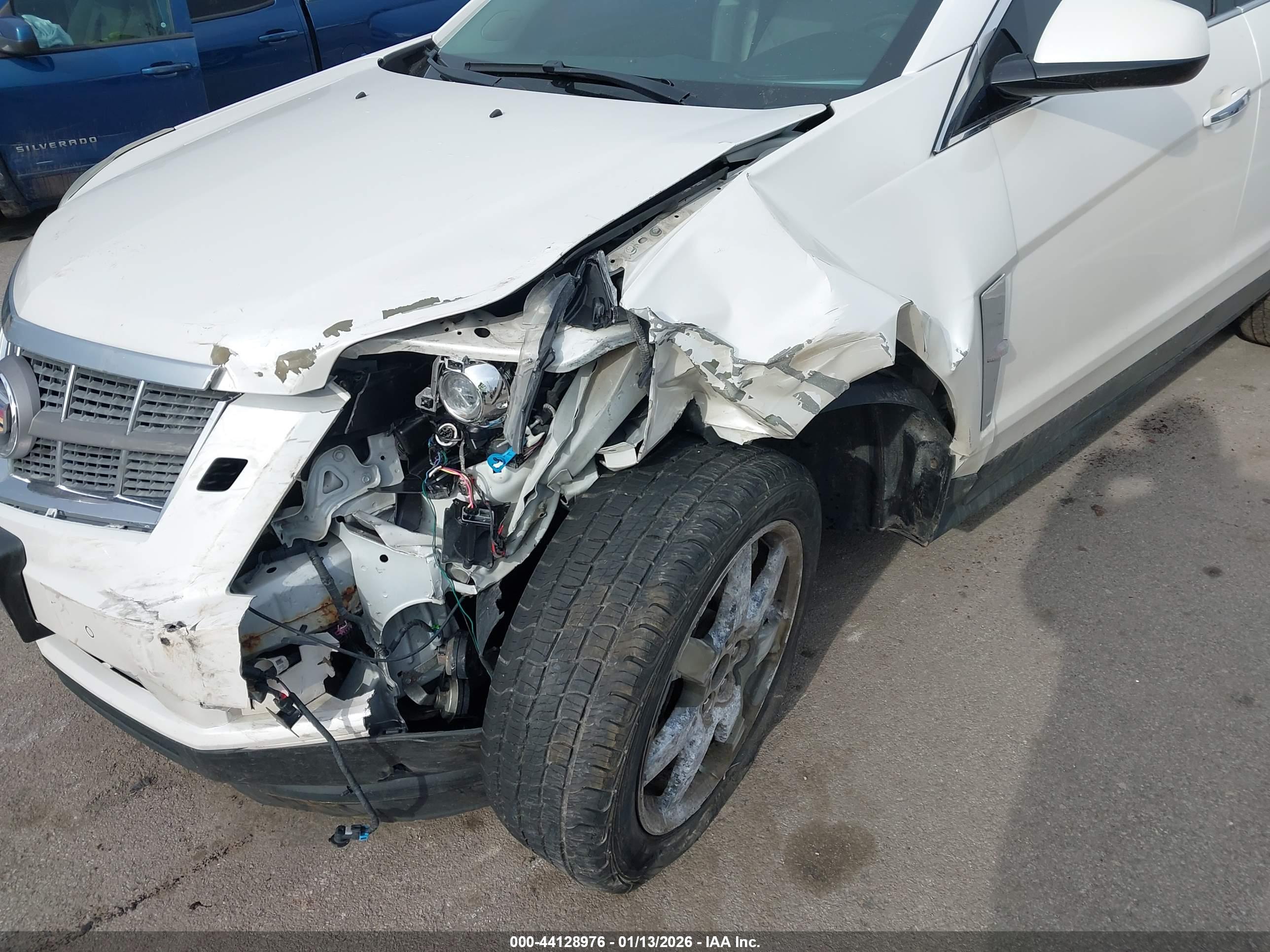 CADILLAC SRX image 6