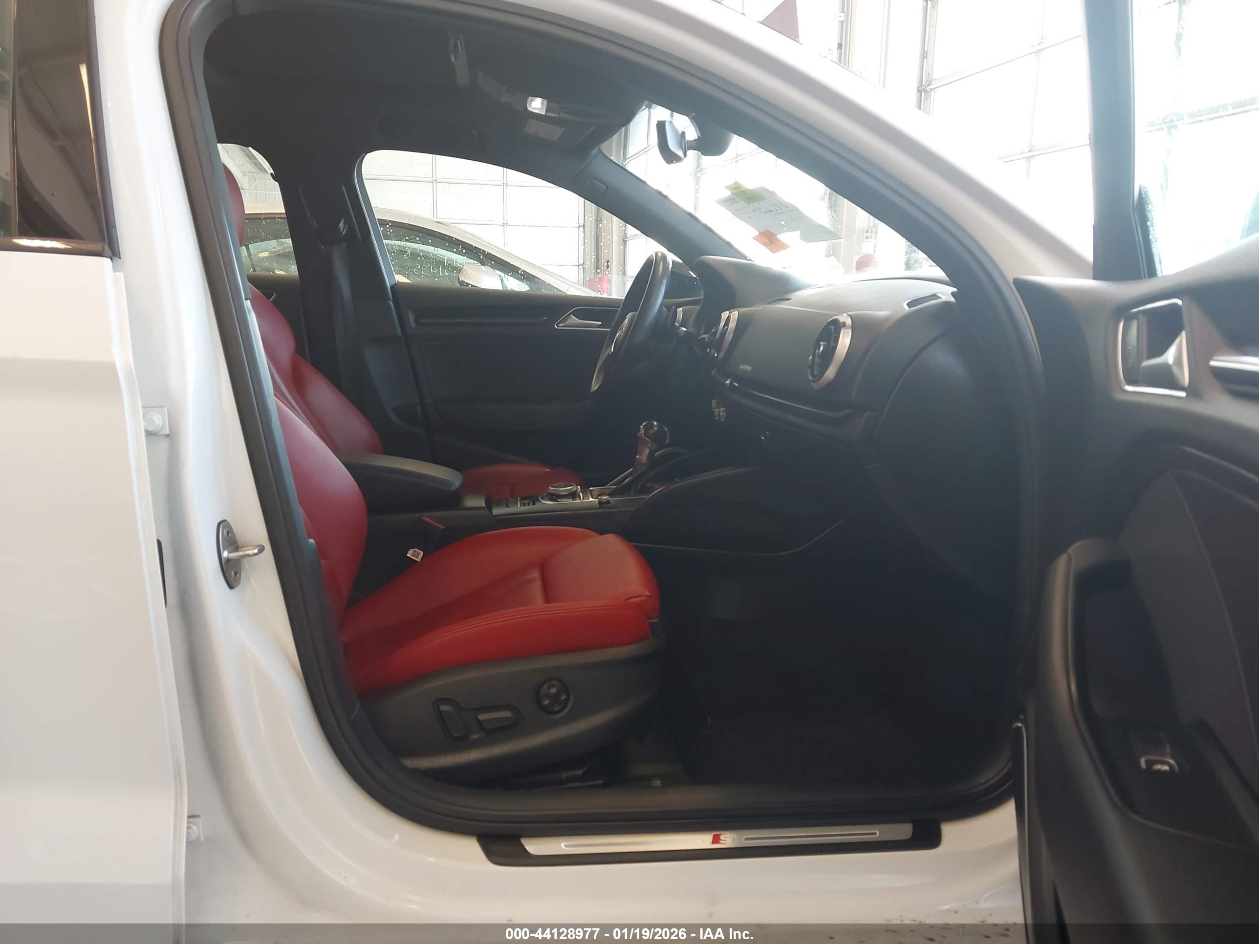 AUDI S3 image 5