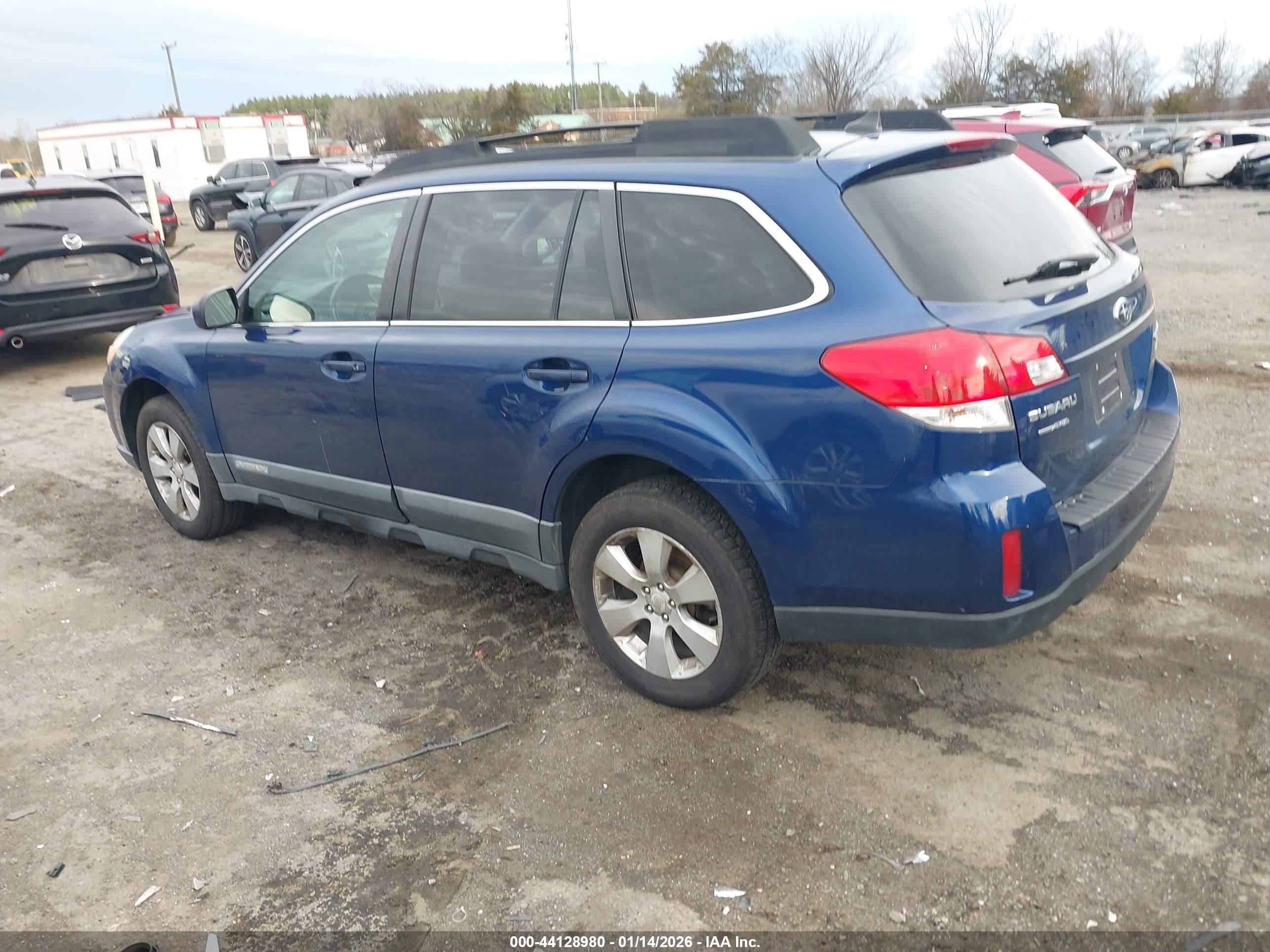 SUBARU OUTBACK image 3