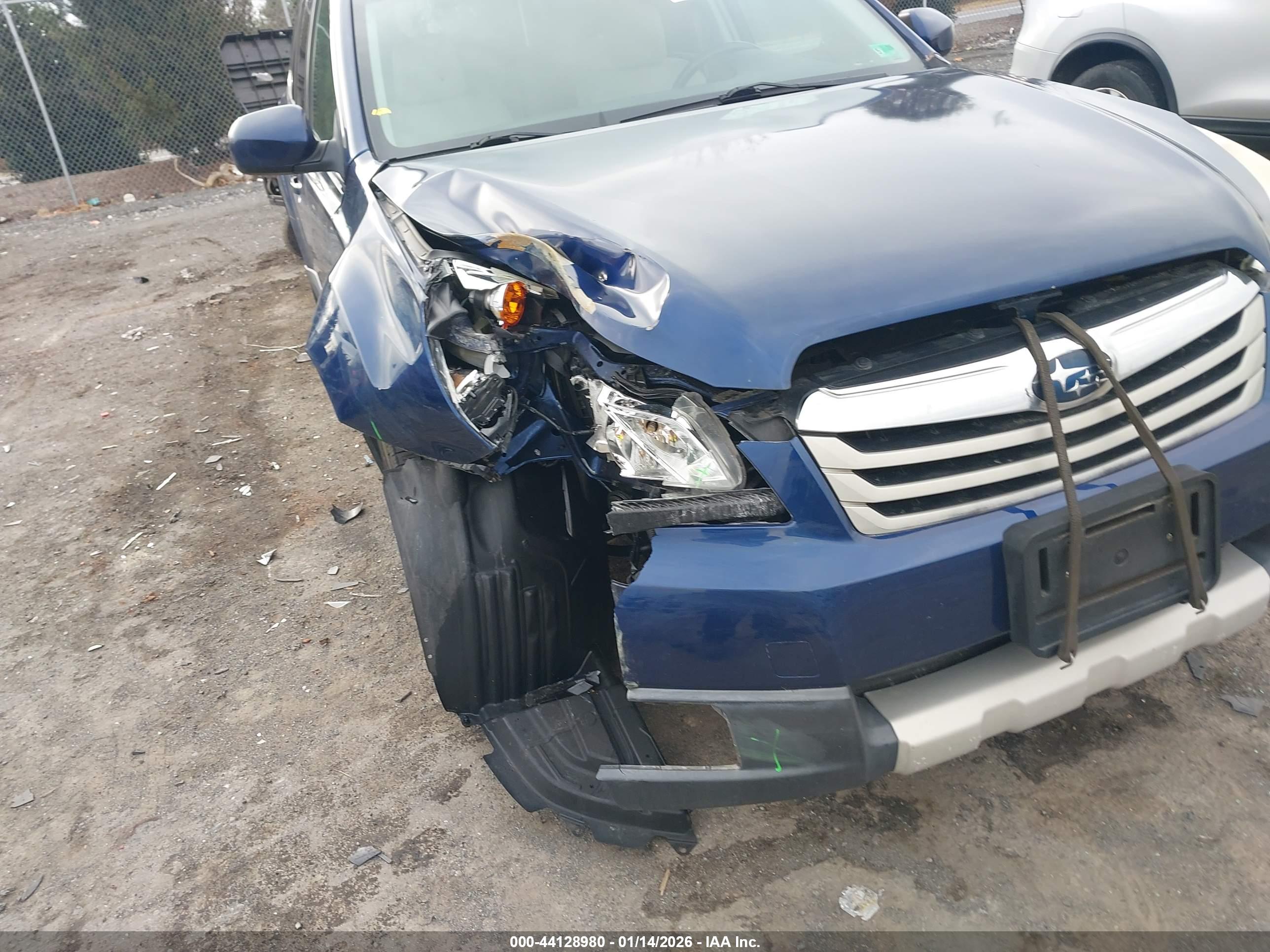 SUBARU OUTBACK image 6