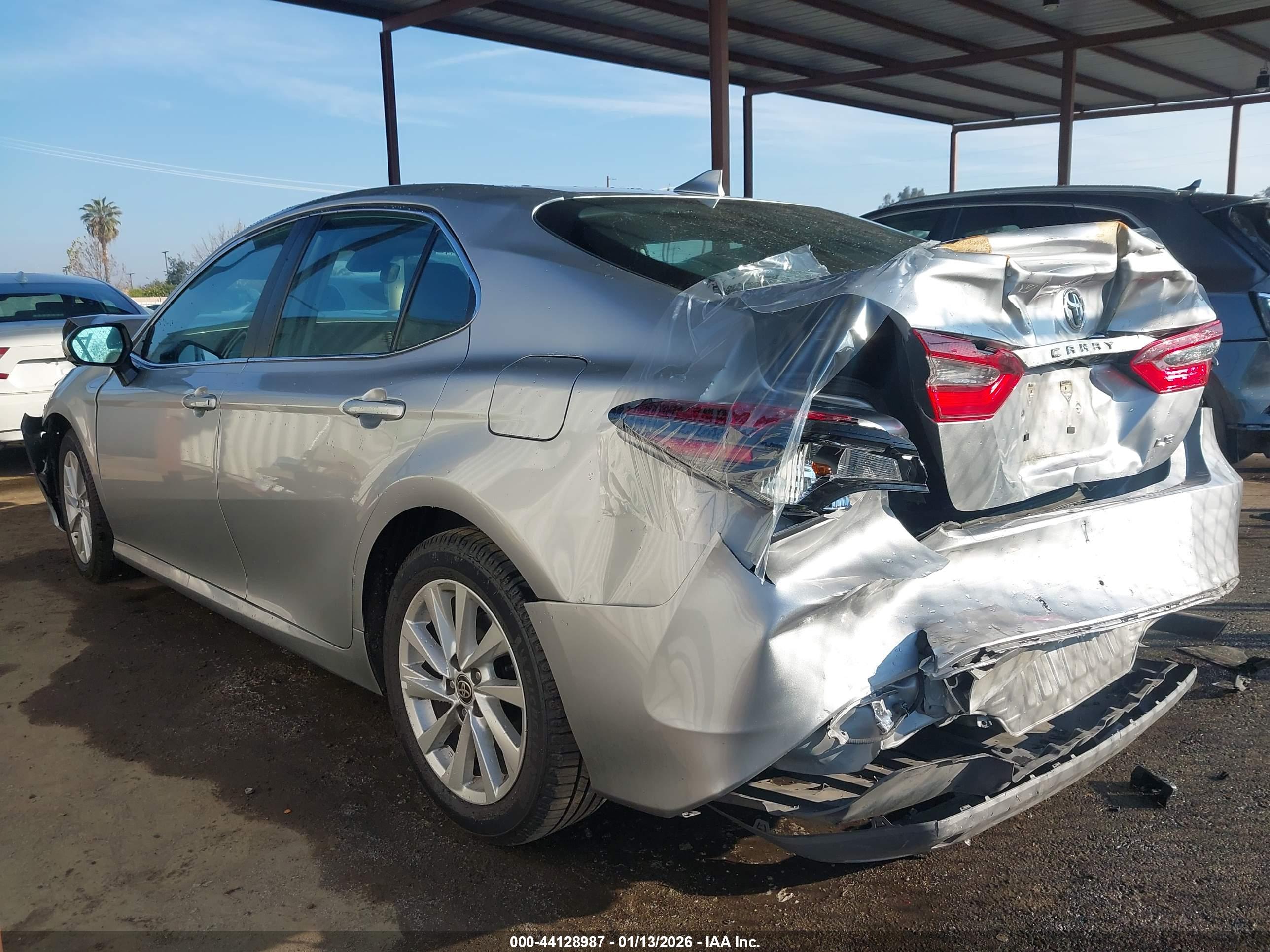 TOYOTA CAMRY image 3