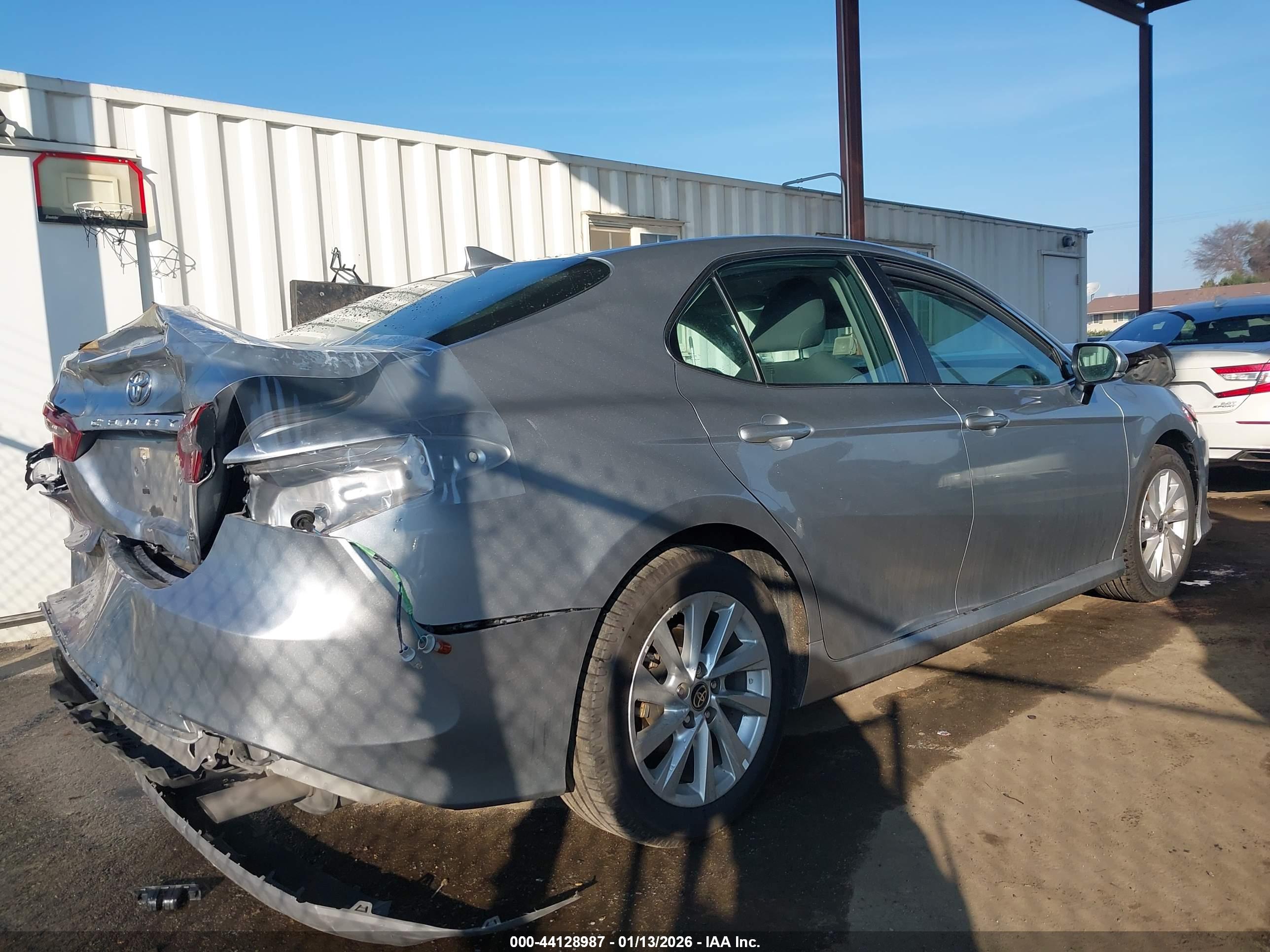 TOYOTA CAMRY image 4