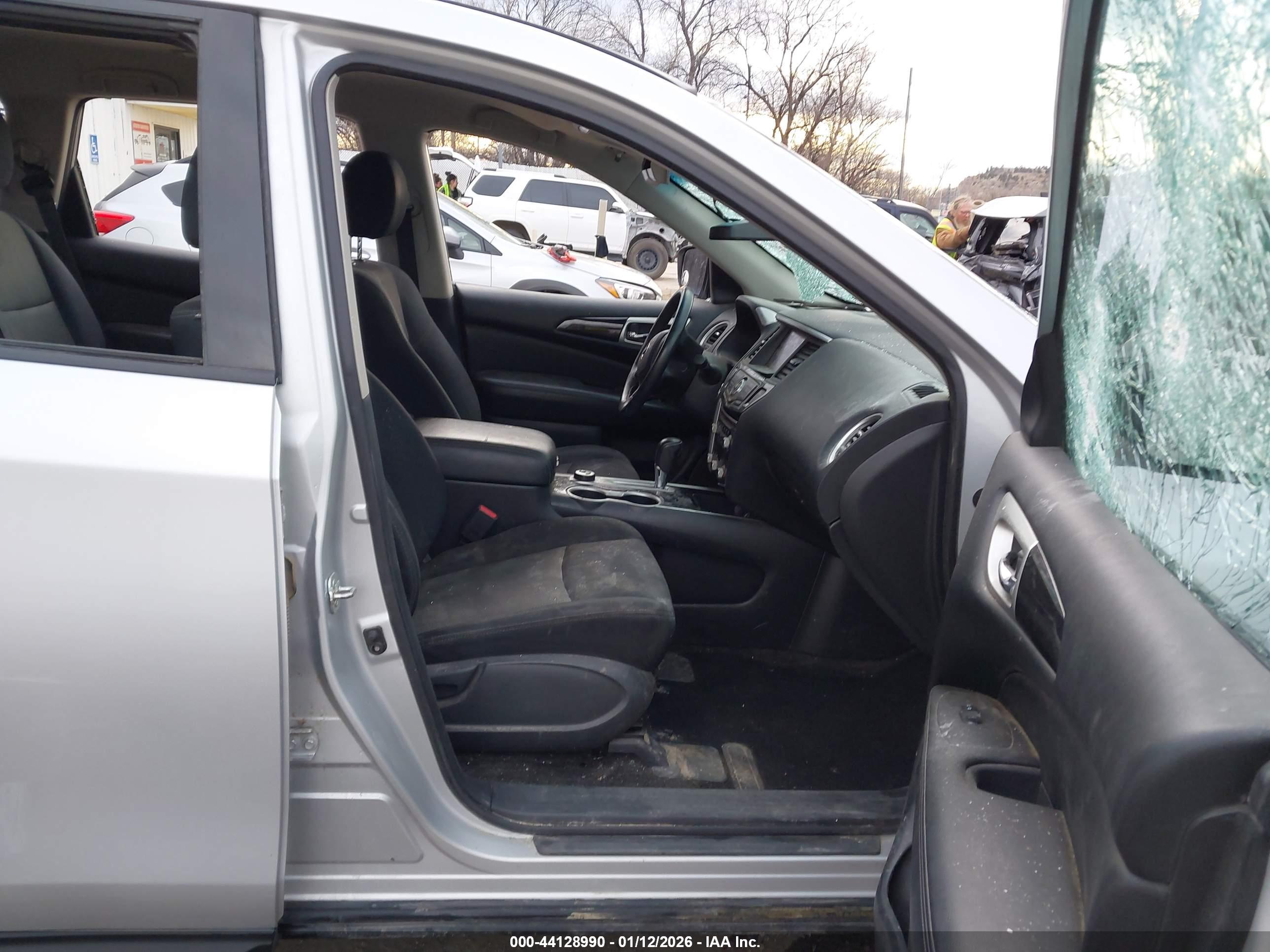NISSAN PATHFINDER image 5