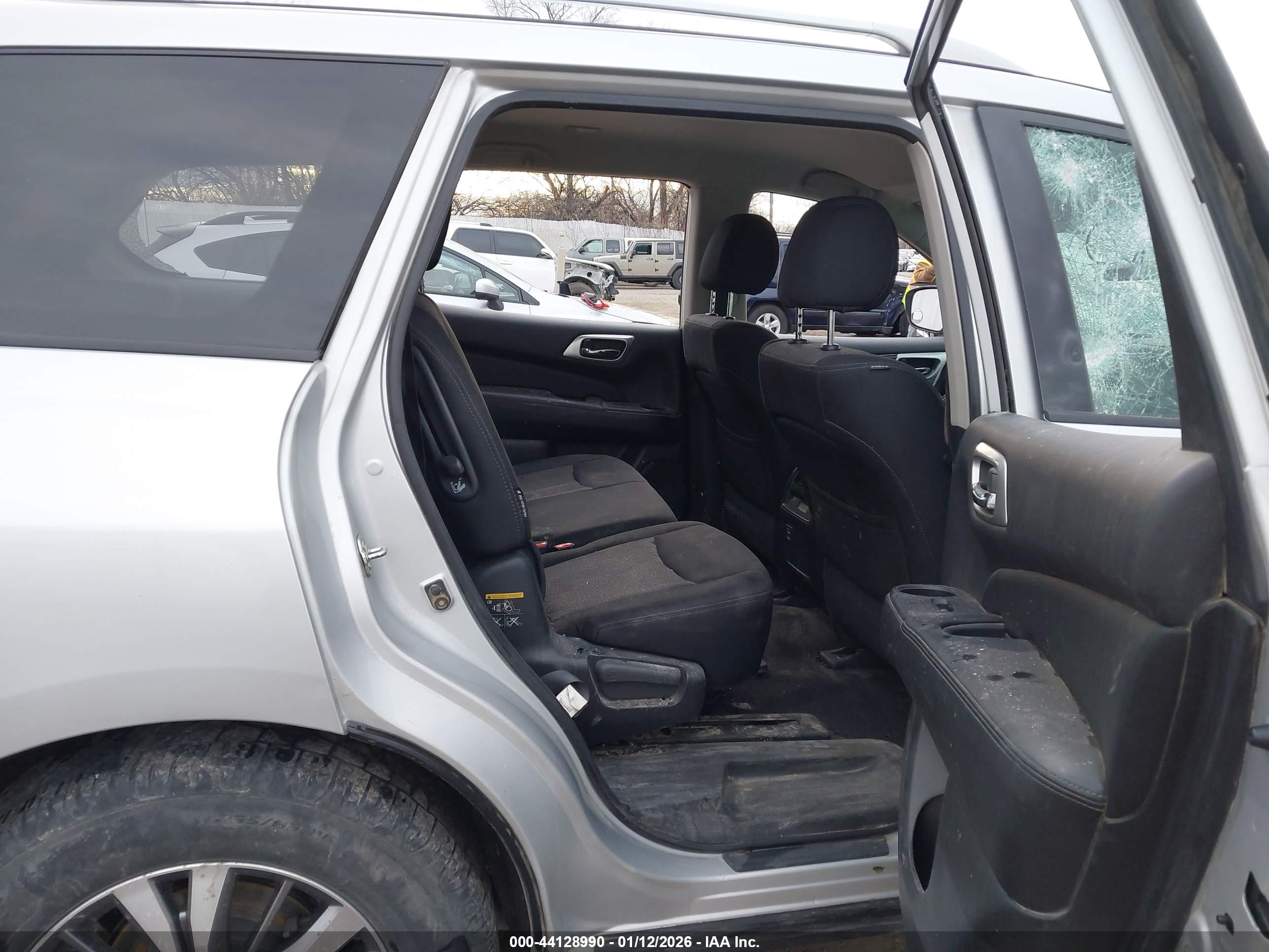NISSAN PATHFINDER image 8