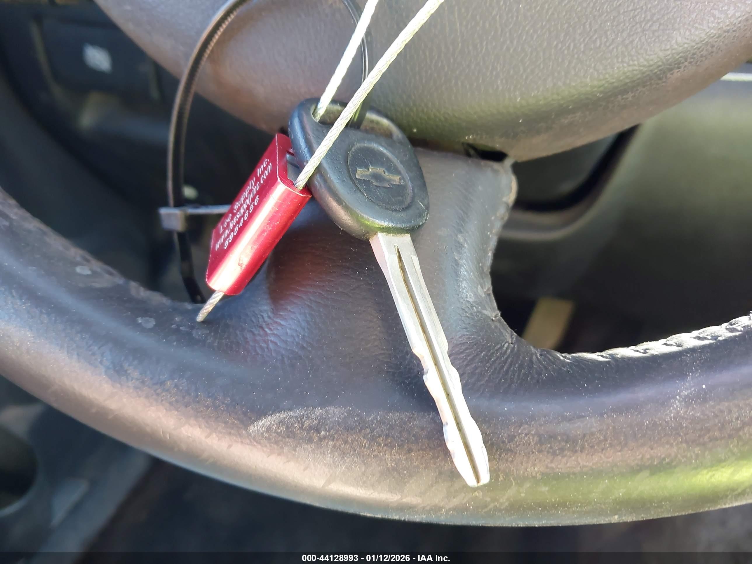 CHEVROLET COLORADO image 11