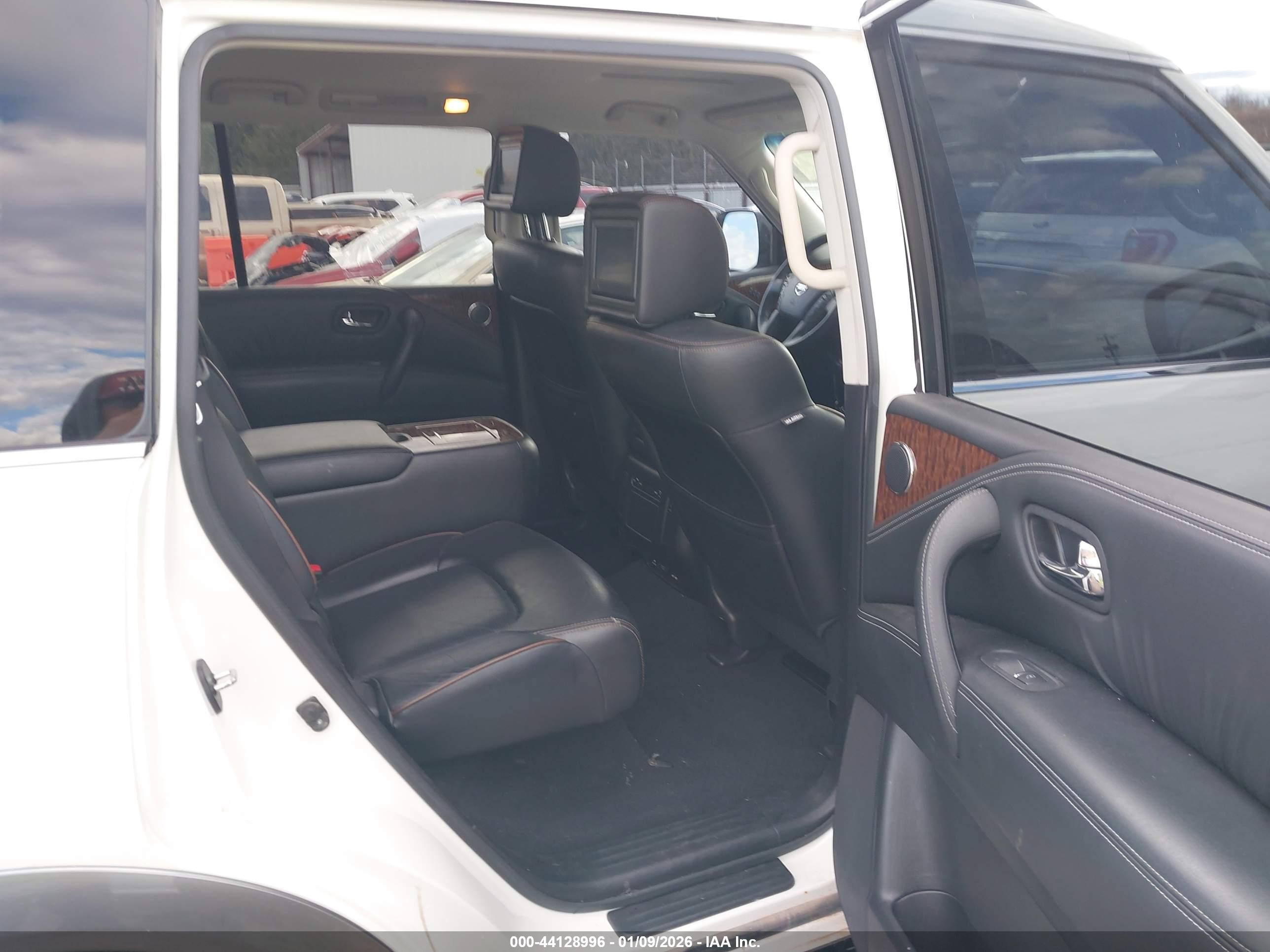 NISSAN ARMADA image 8