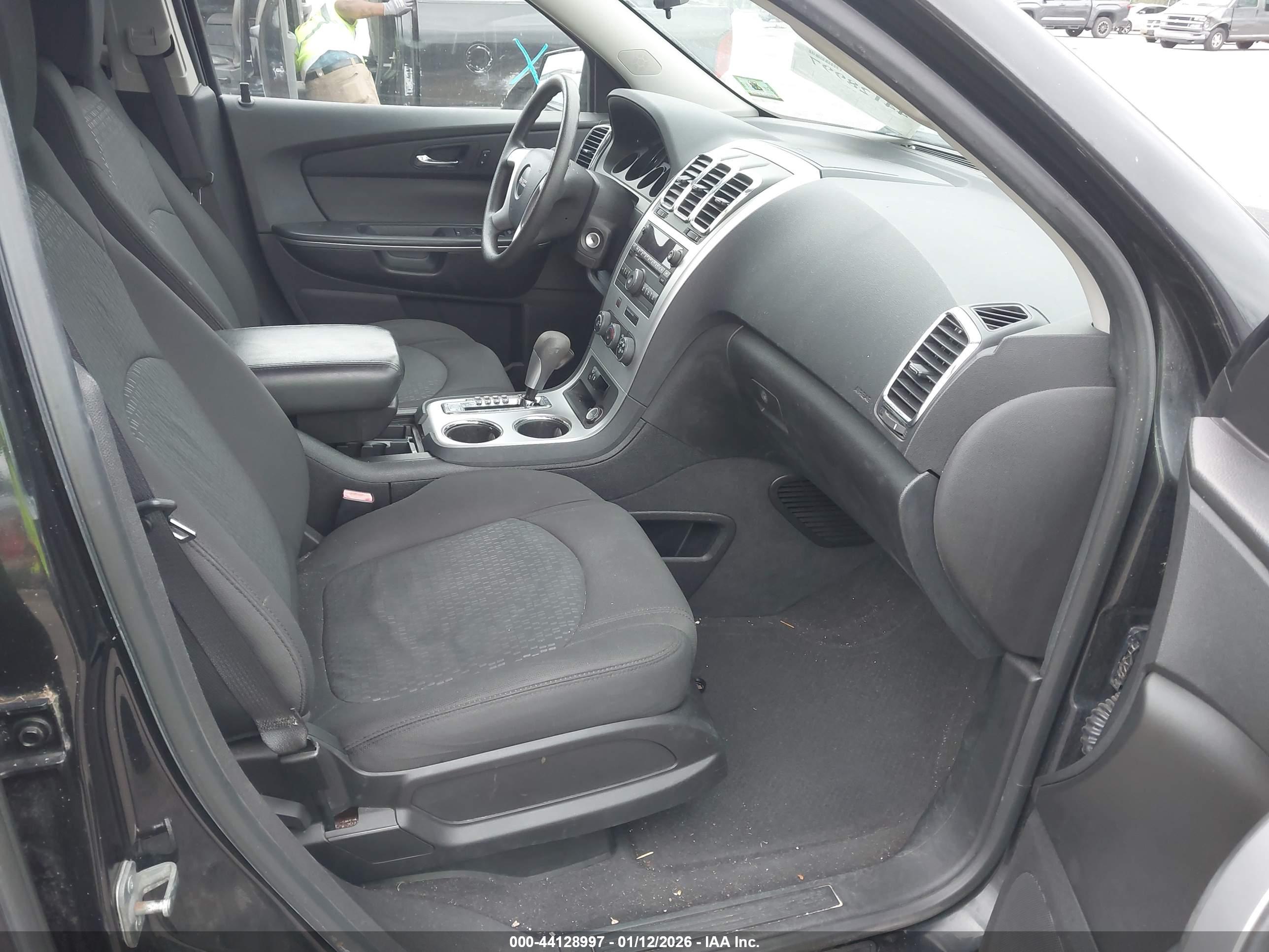 GMC ACADIA image 5