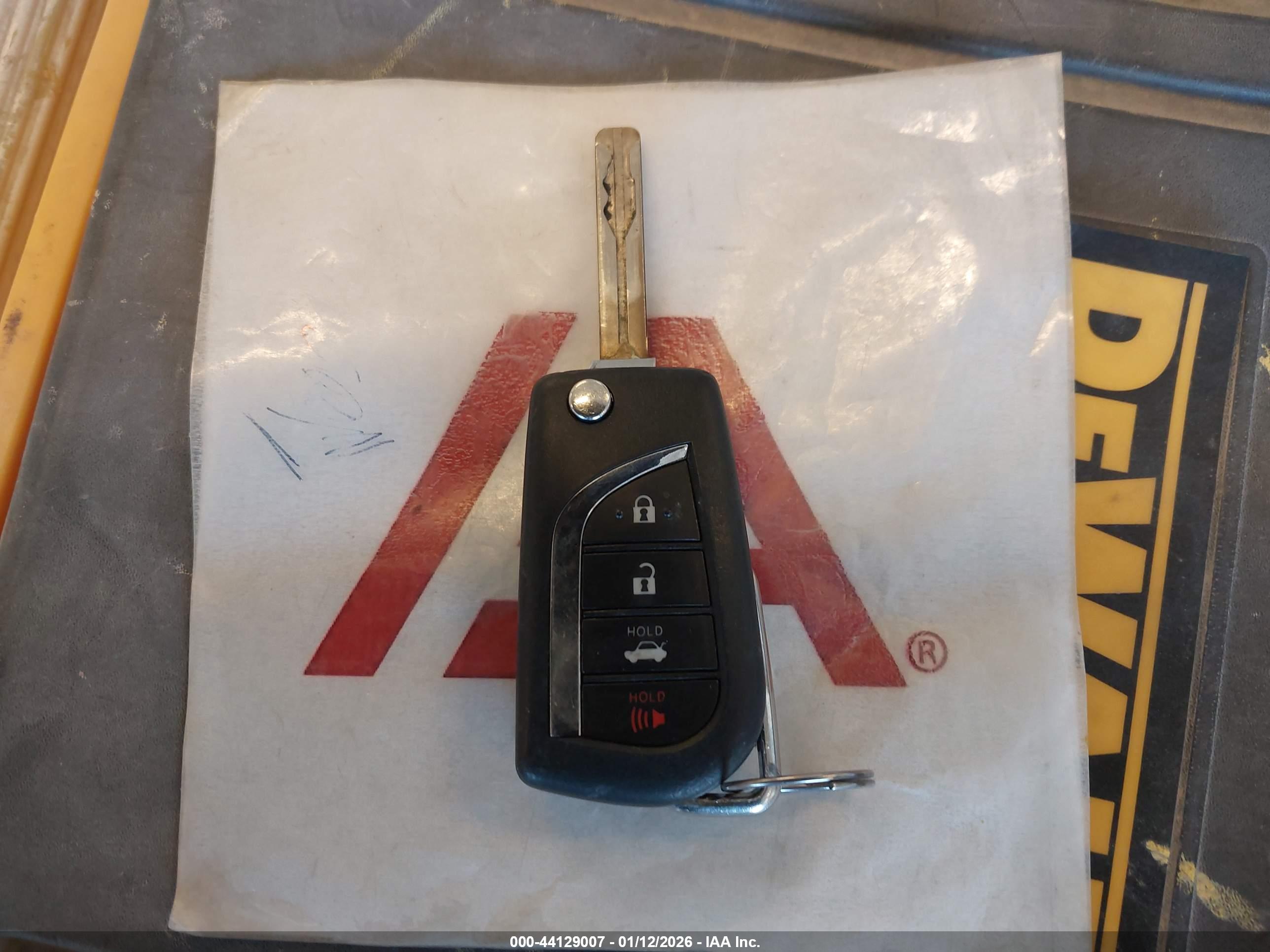 TOYOTA COROLLA image 11