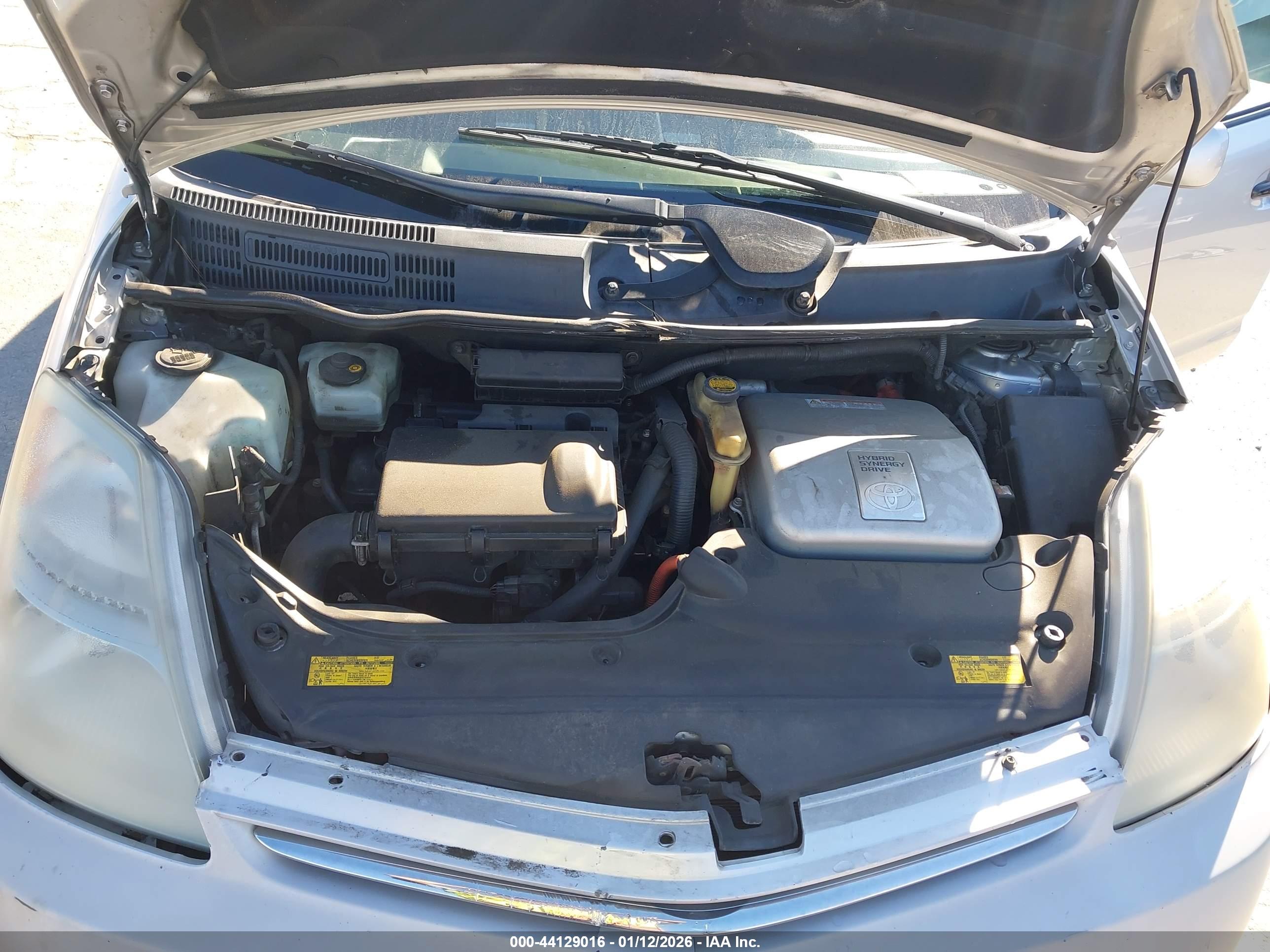 TOYOTA PRIUS image 10