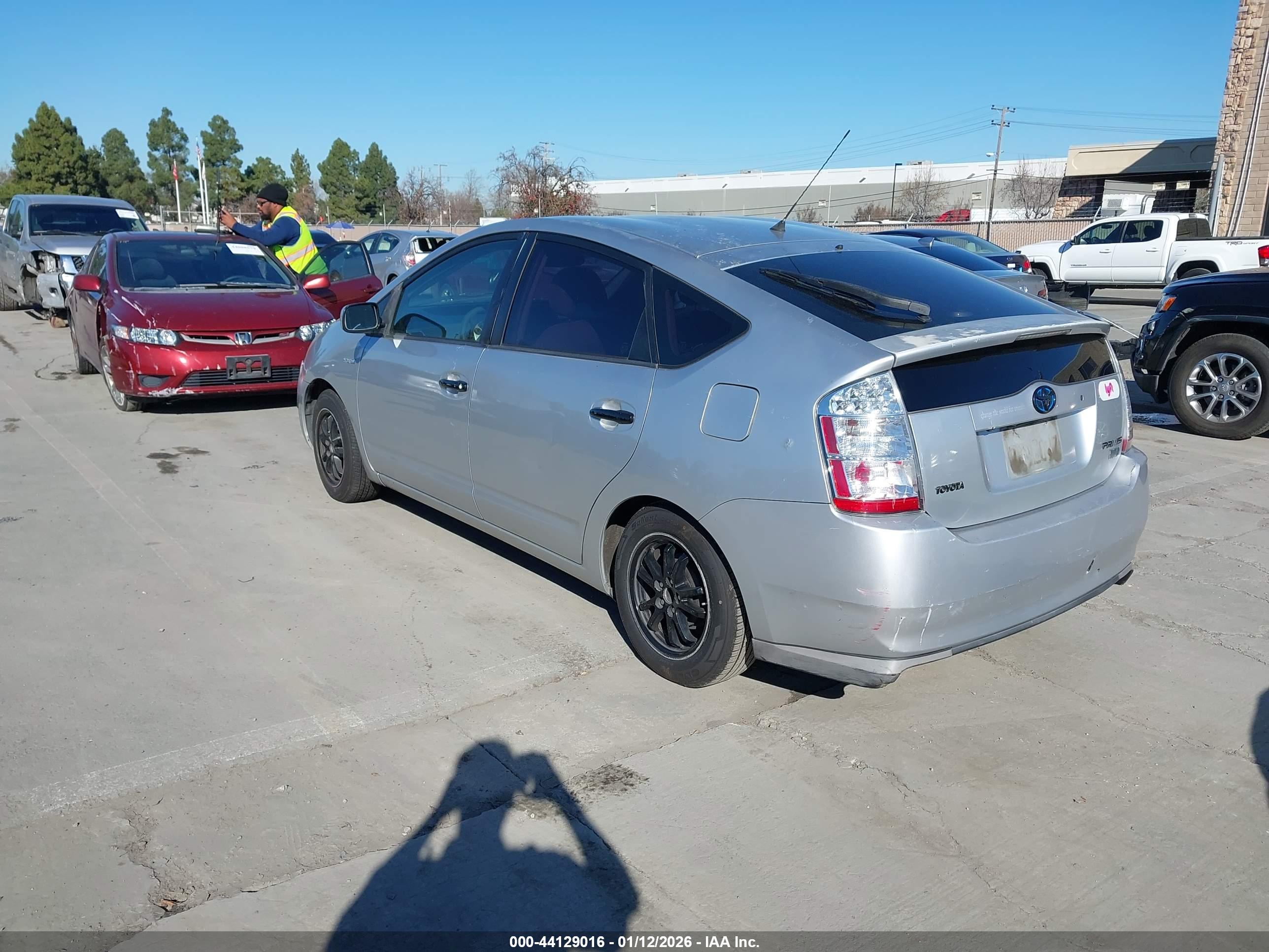 TOYOTA PRIUS image 3