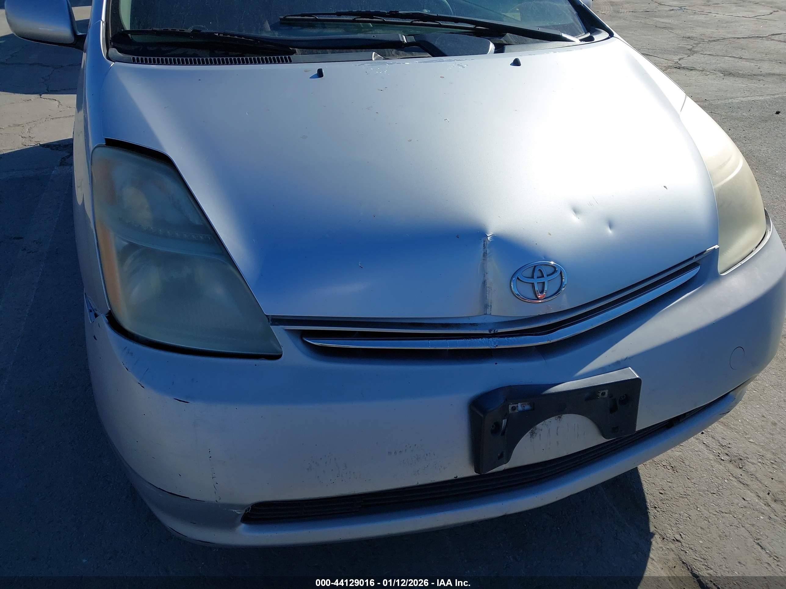 TOYOTA PRIUS image 6
