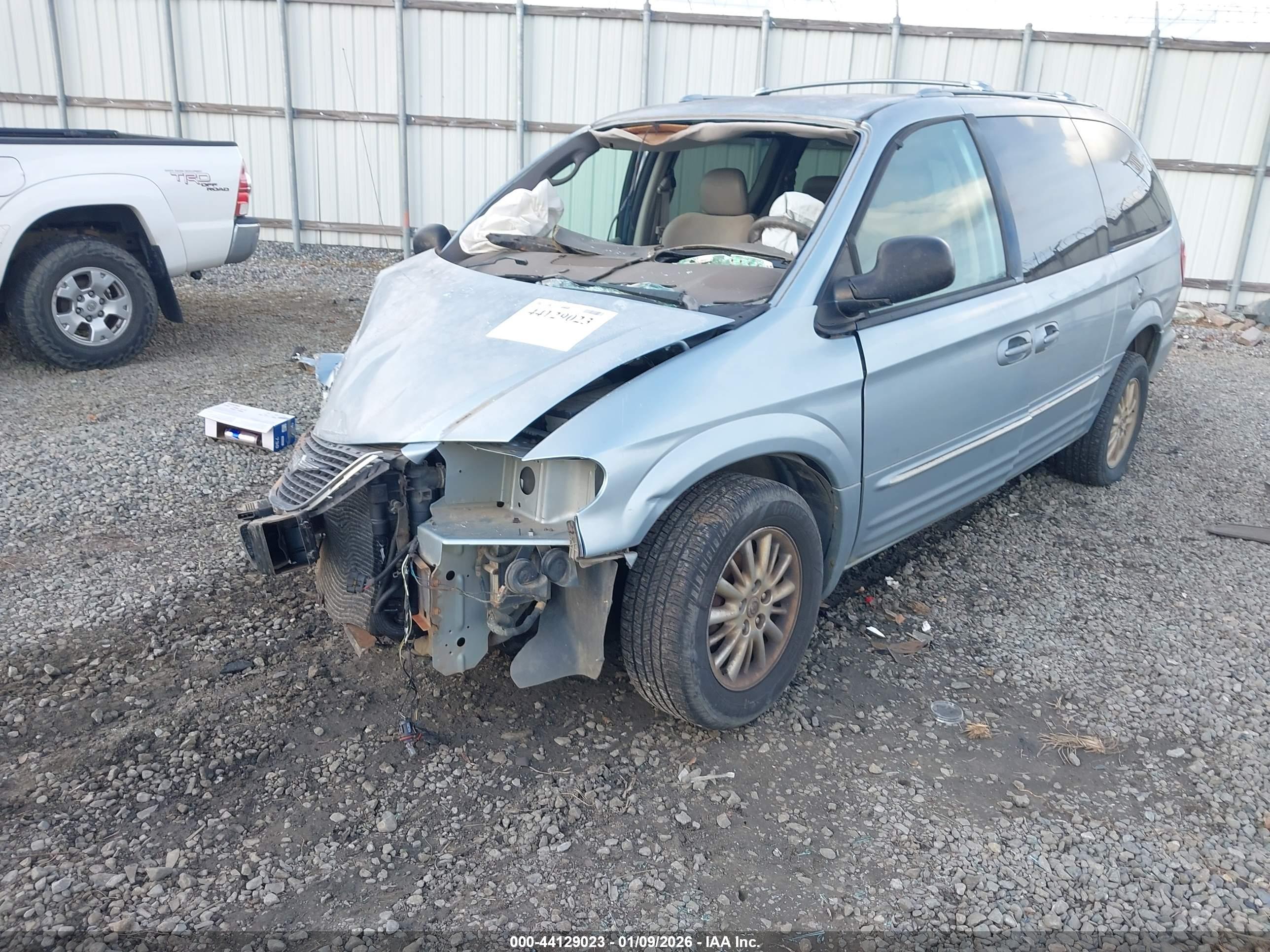 CHRYSLER TOWN image 2