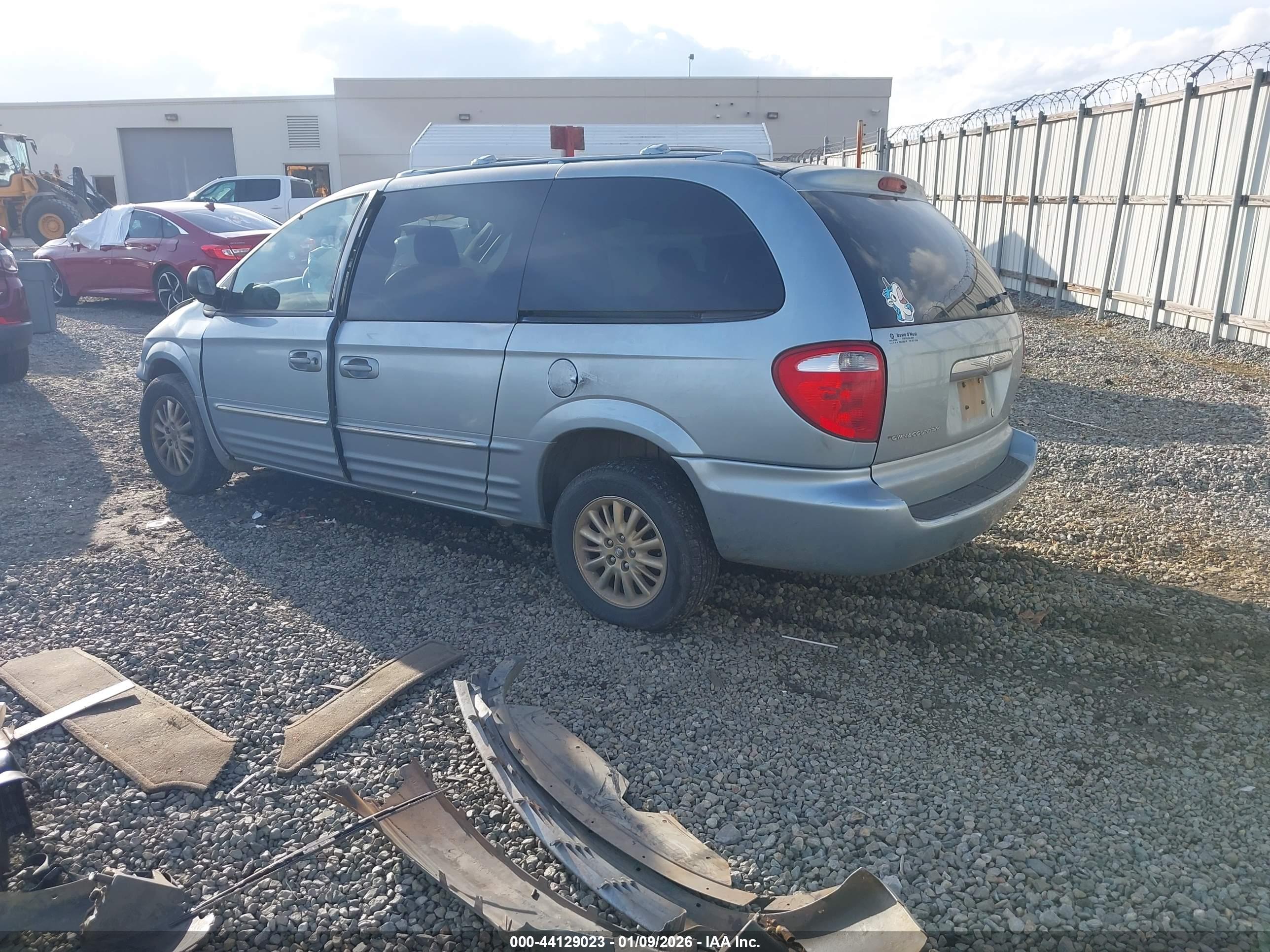 CHRYSLER TOWN image 3