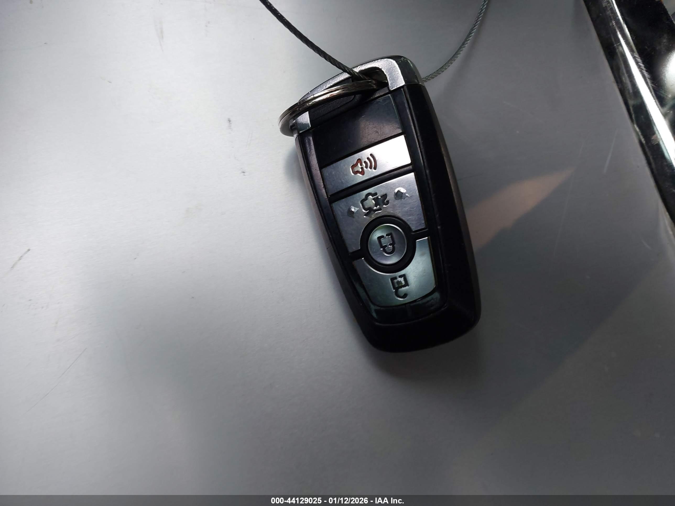 FORD FUSION image 11