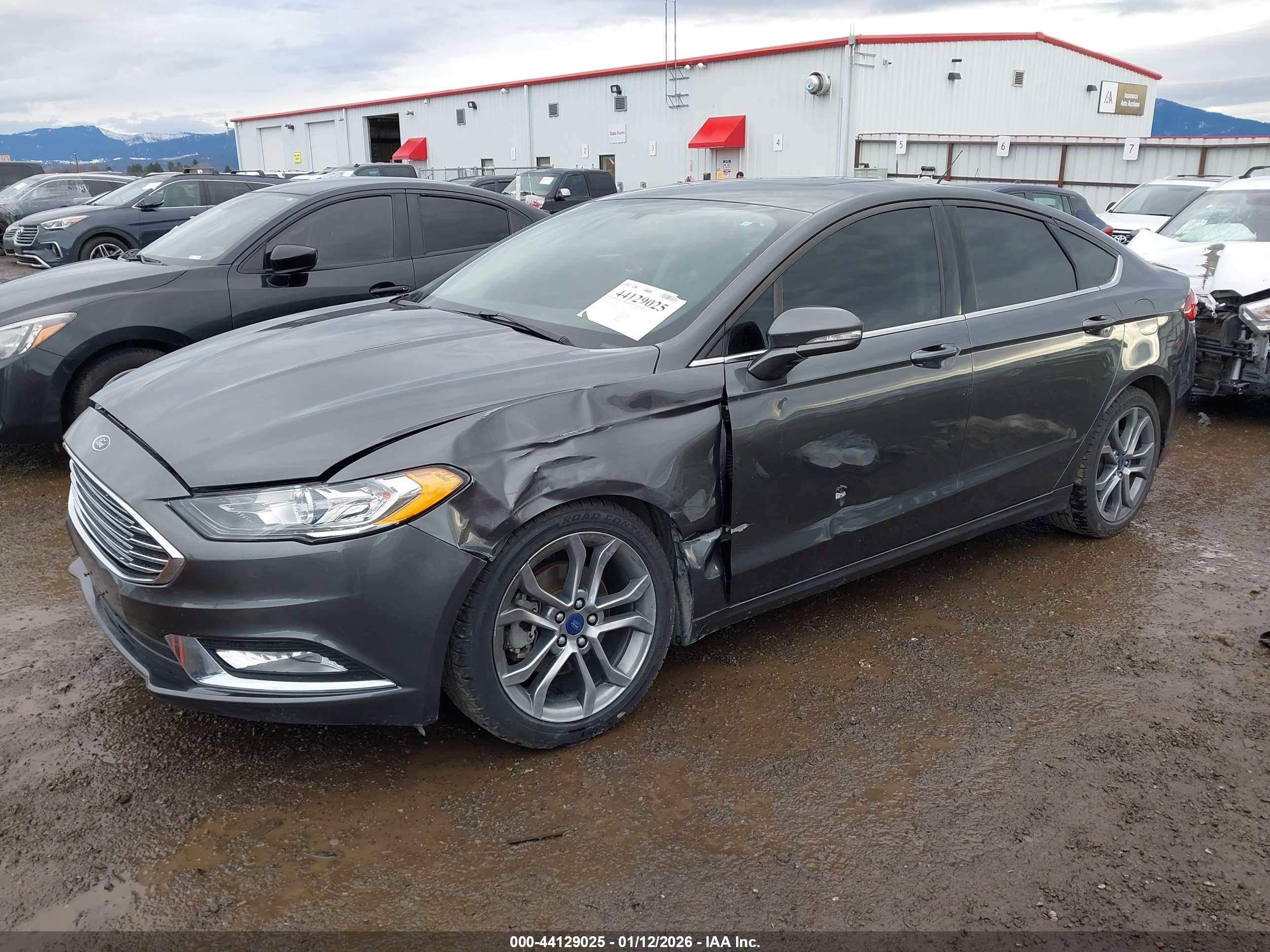 FORD FUSION image 2