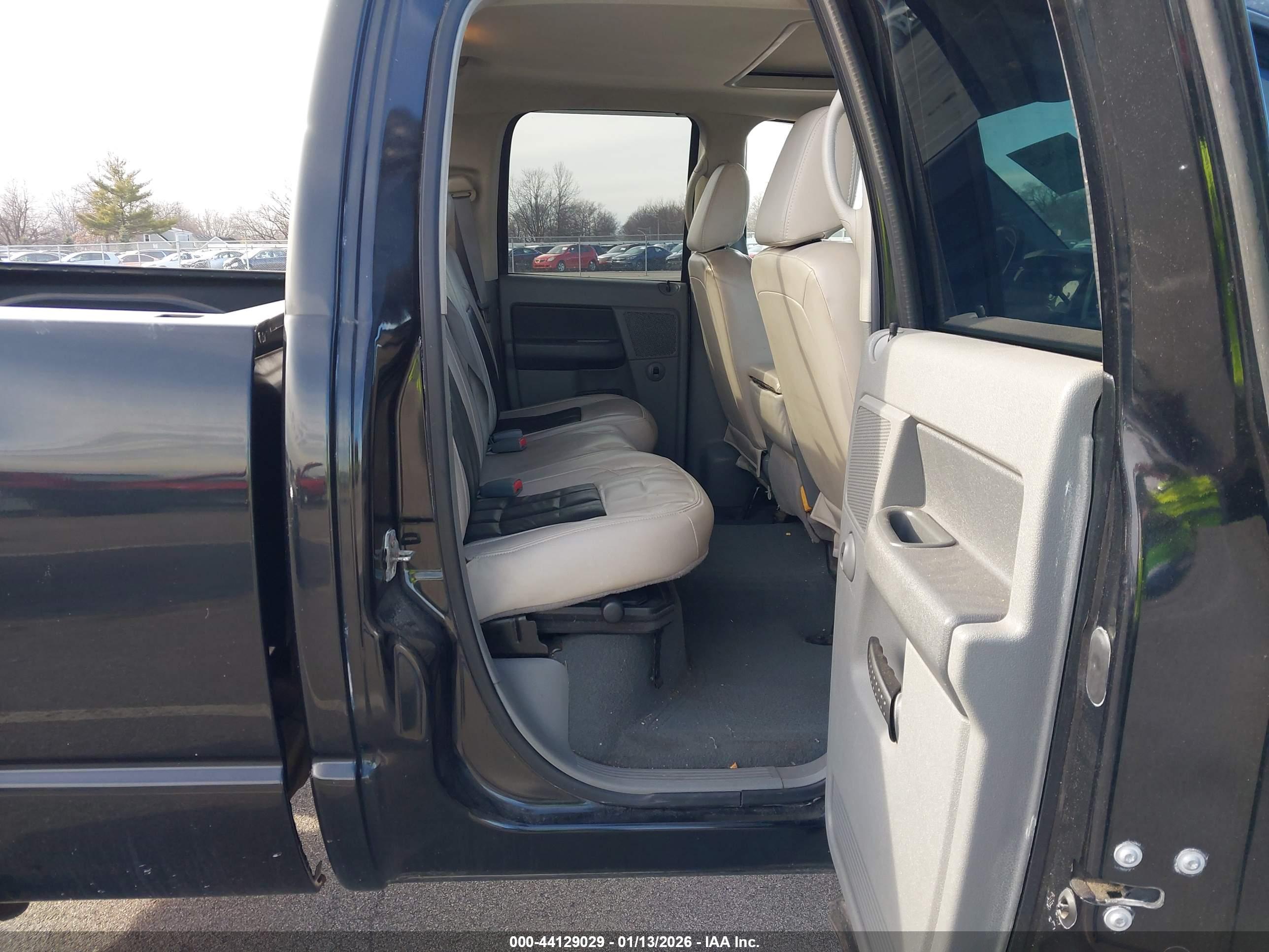 DODGE RAM image 8