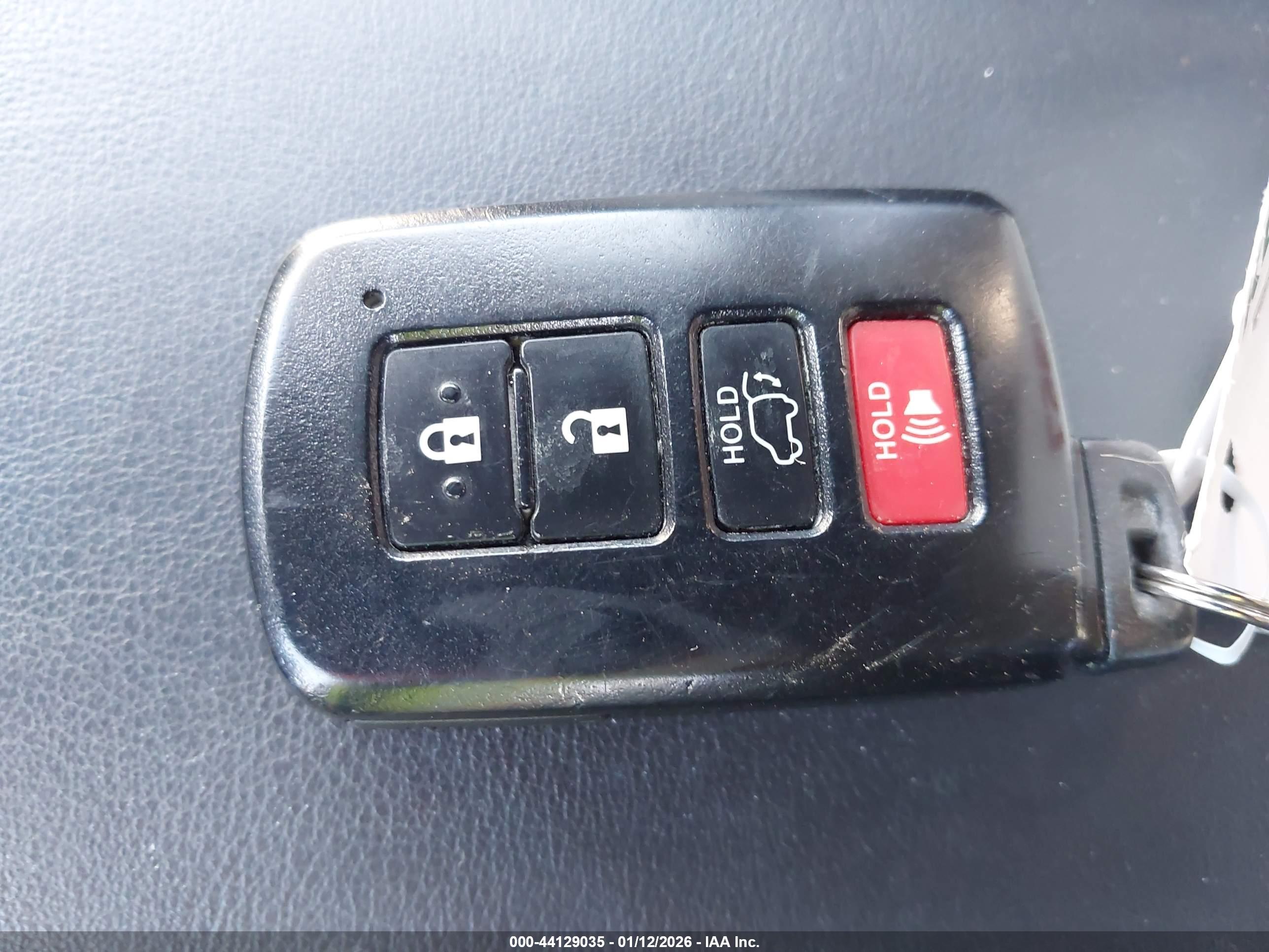 TOYOTA RAV4 image 11