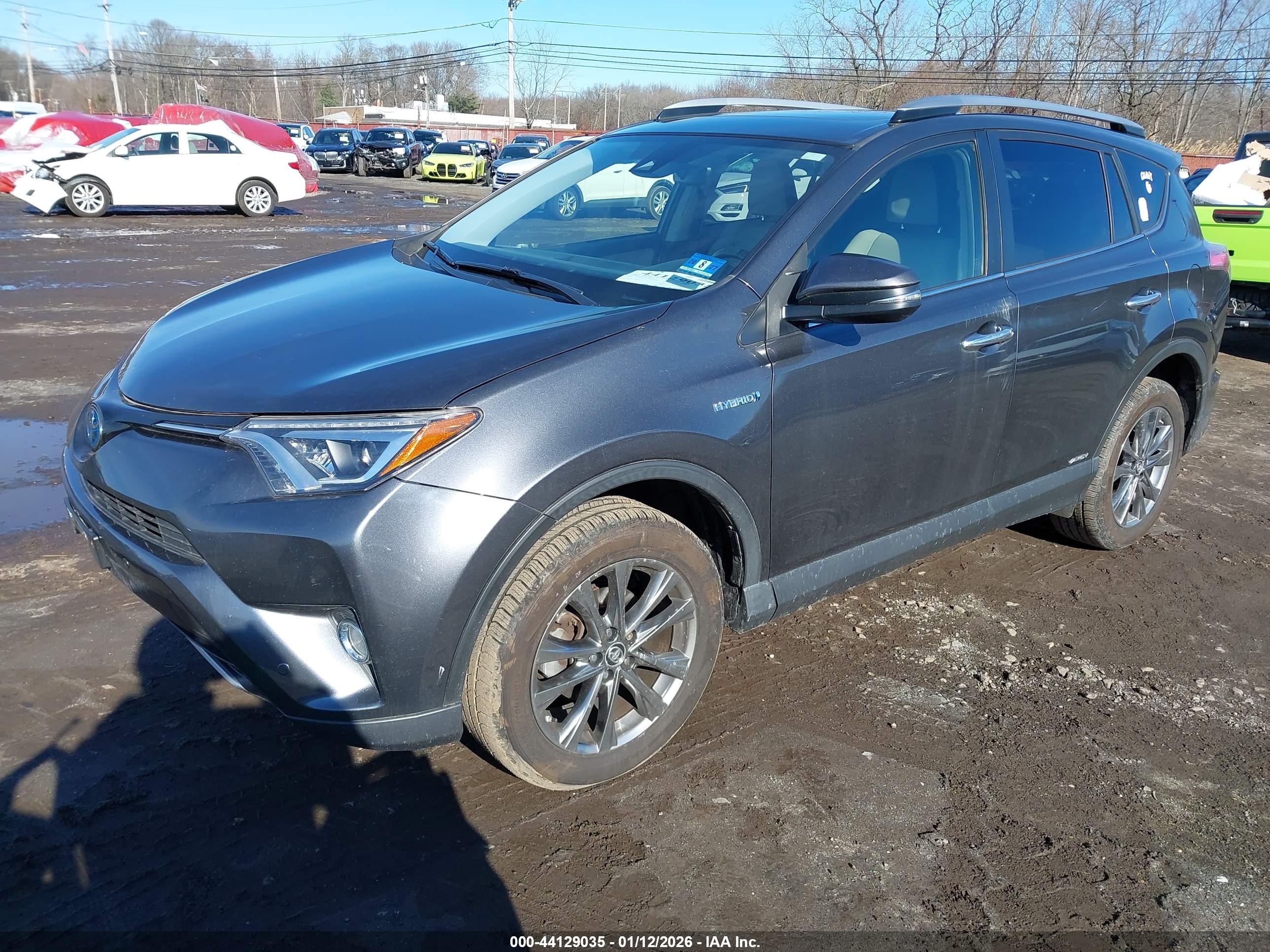 TOYOTA RAV4 image 2