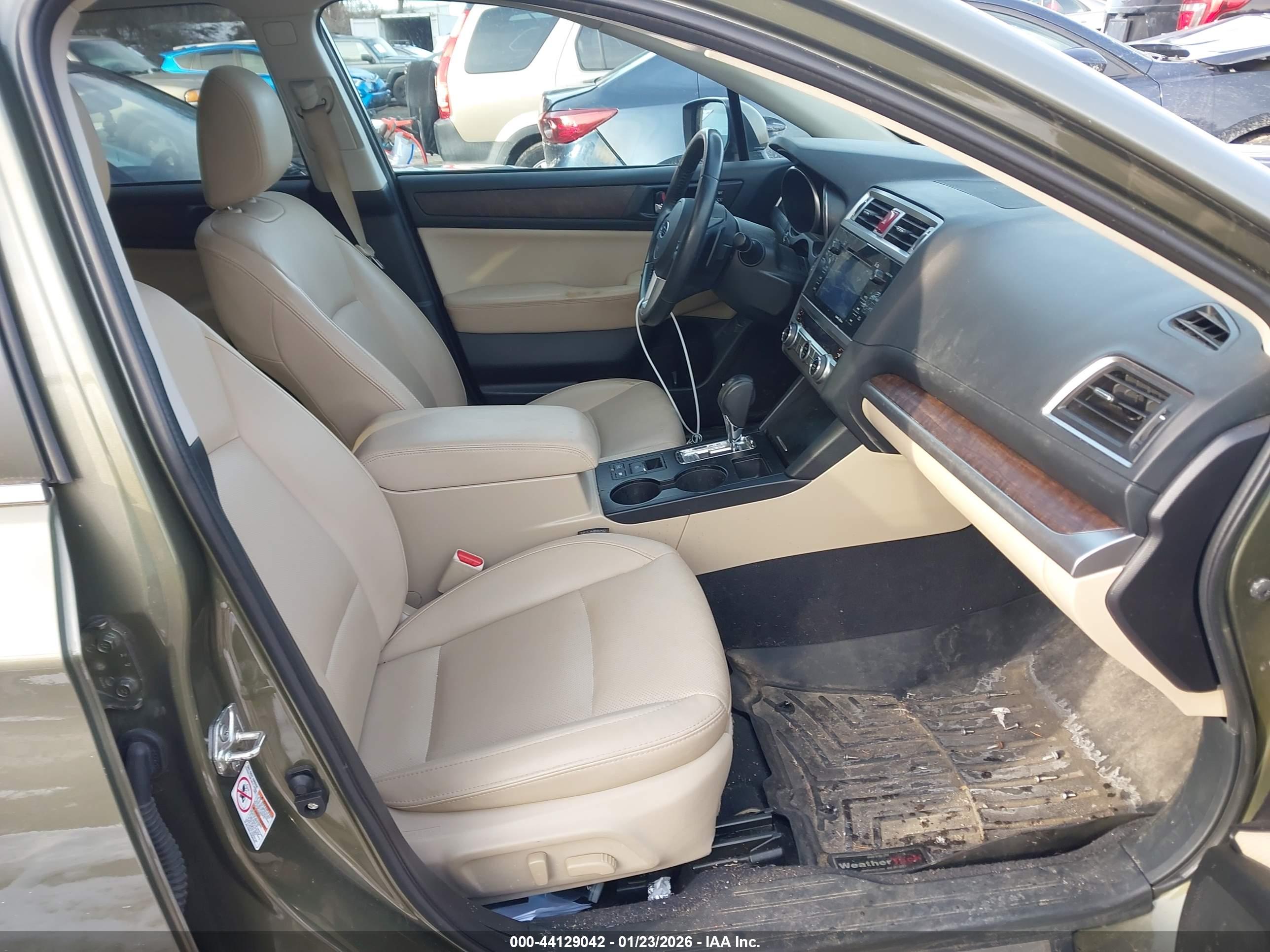 SUBARU OUTBACK image 5