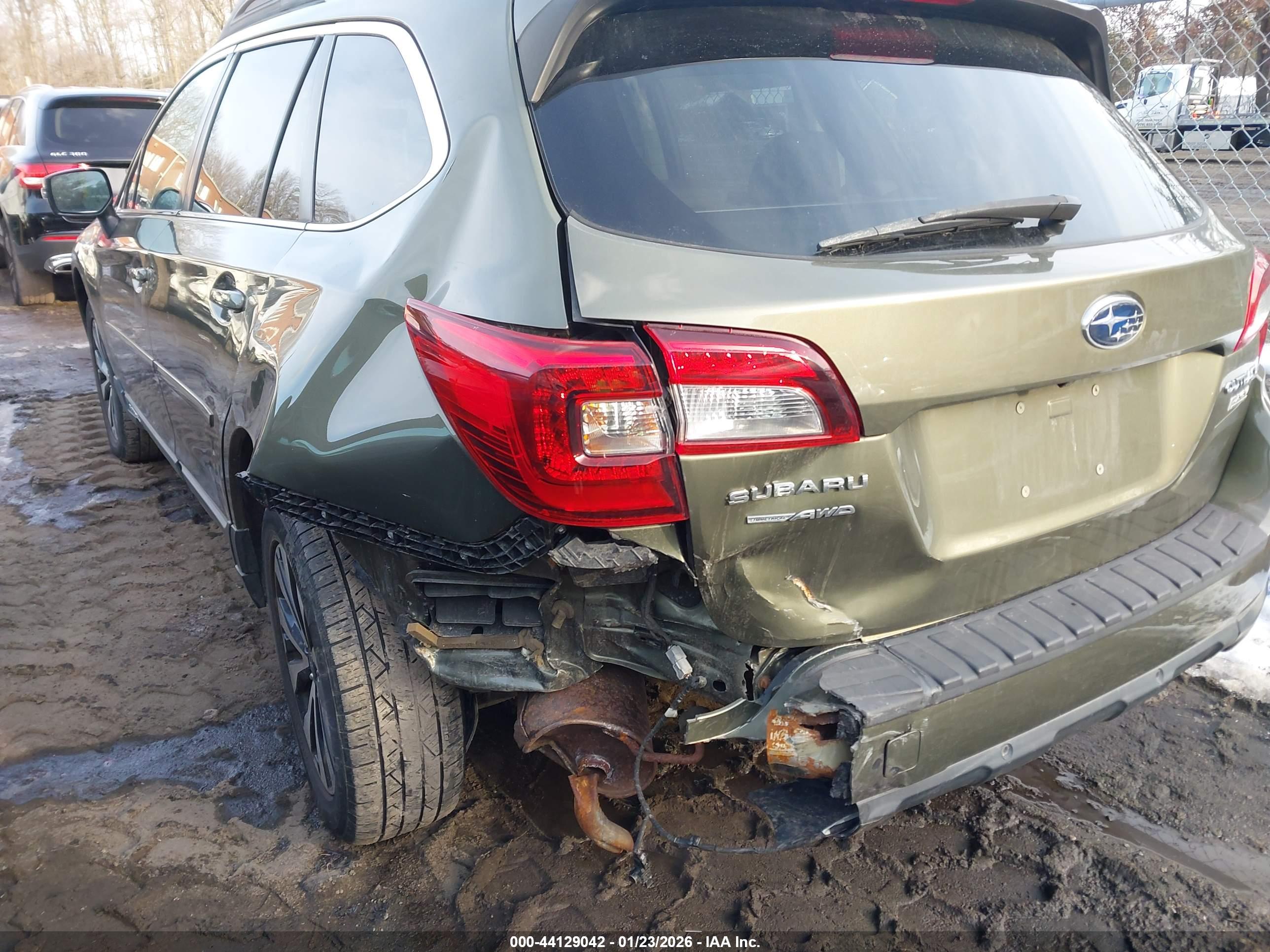 SUBARU OUTBACK image 6