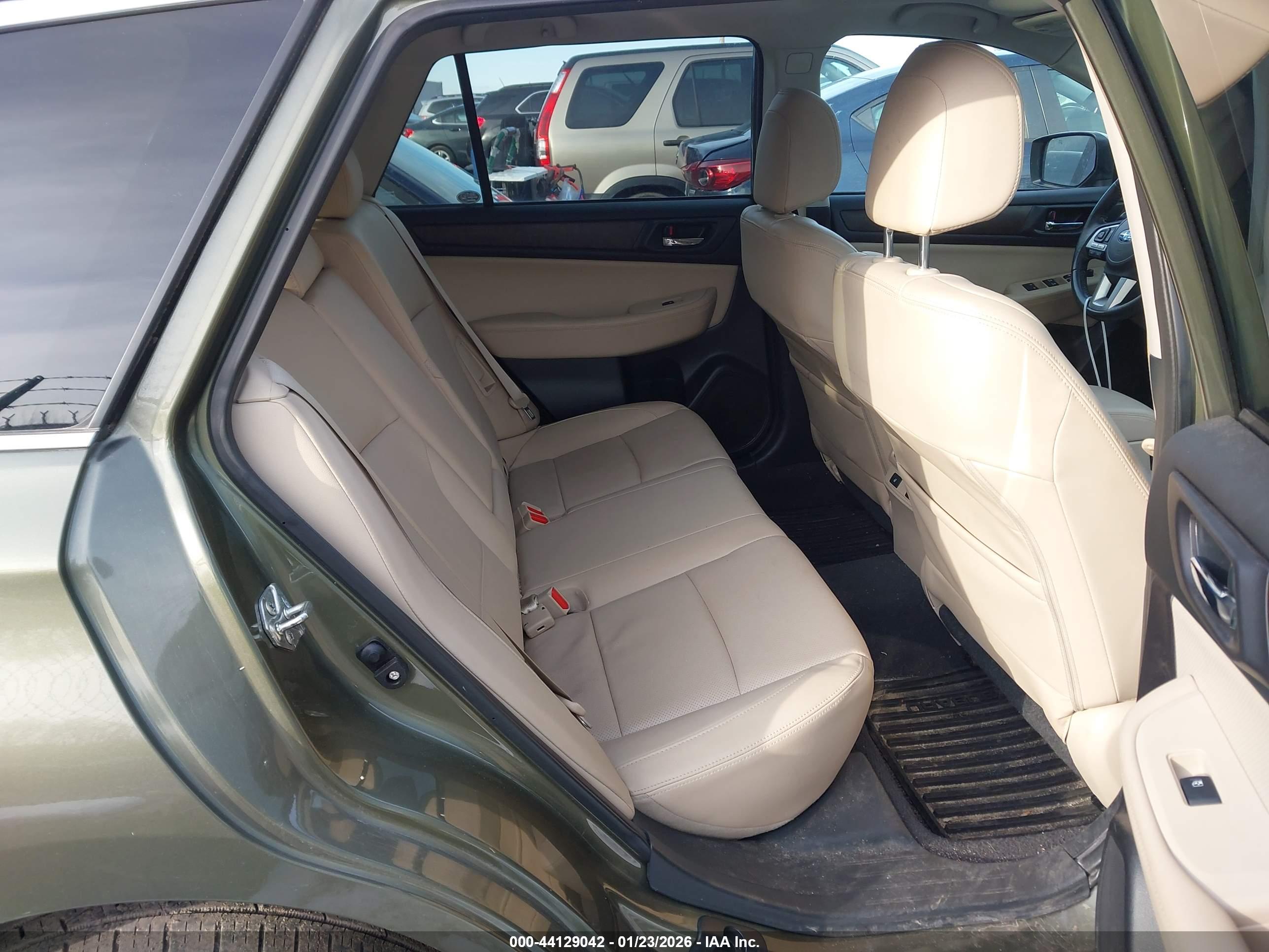 SUBARU OUTBACK image 8