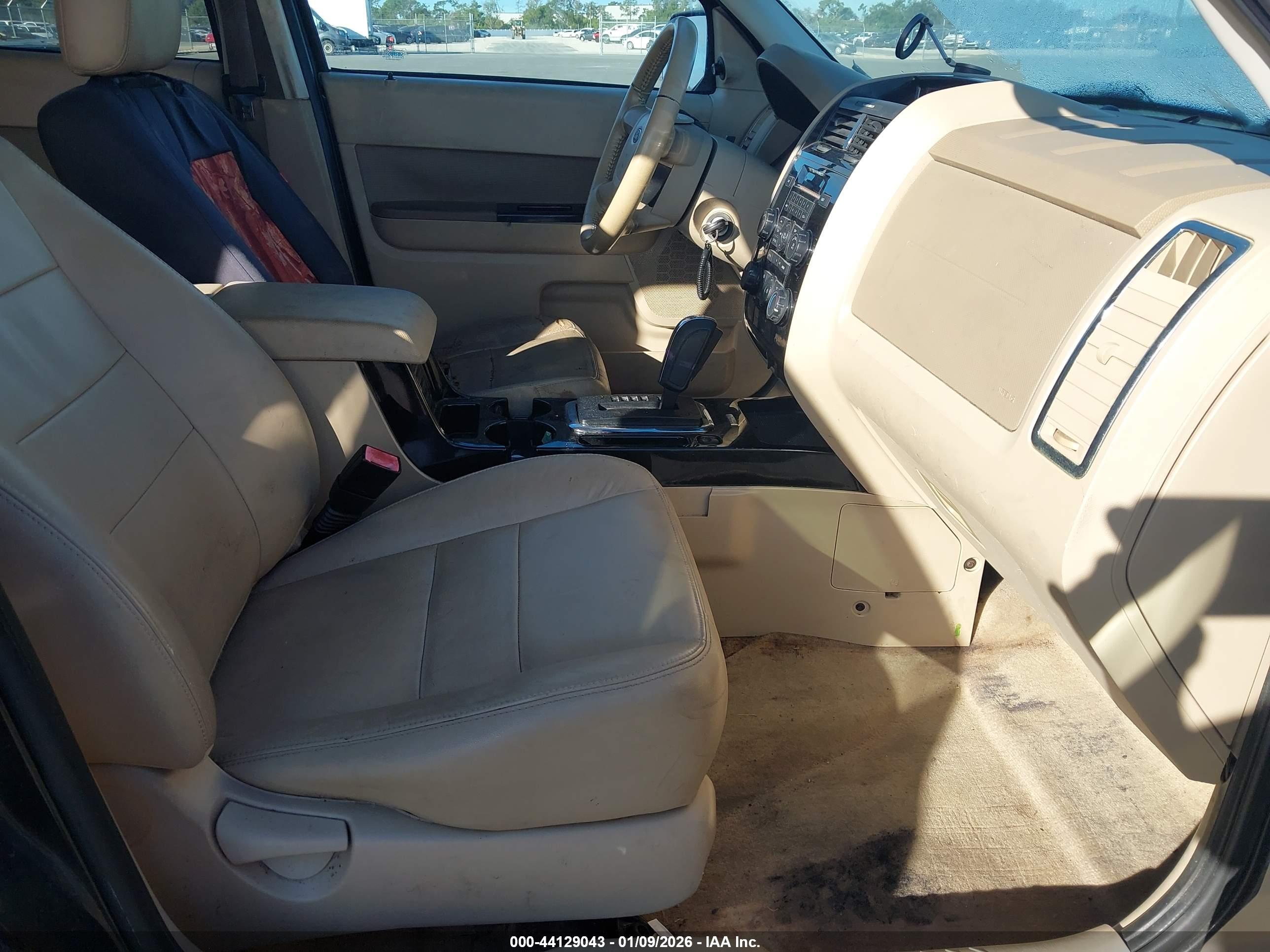 FORD ESCAPE image 5