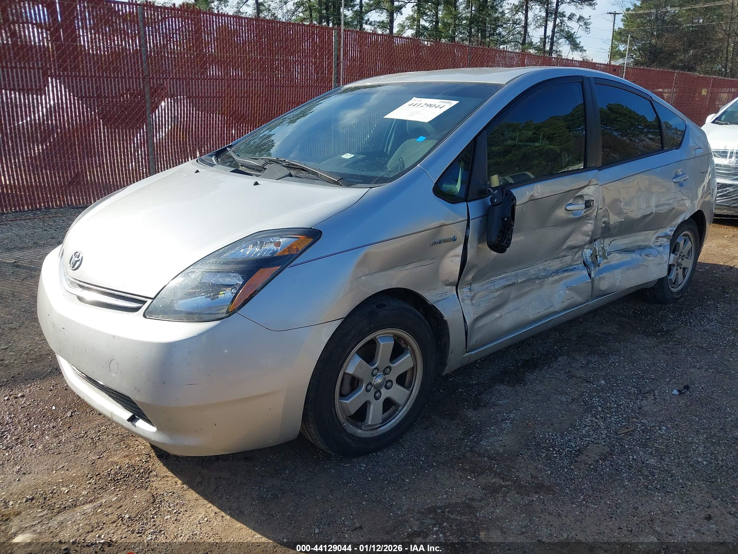 TOYOTA PRIUS image 2