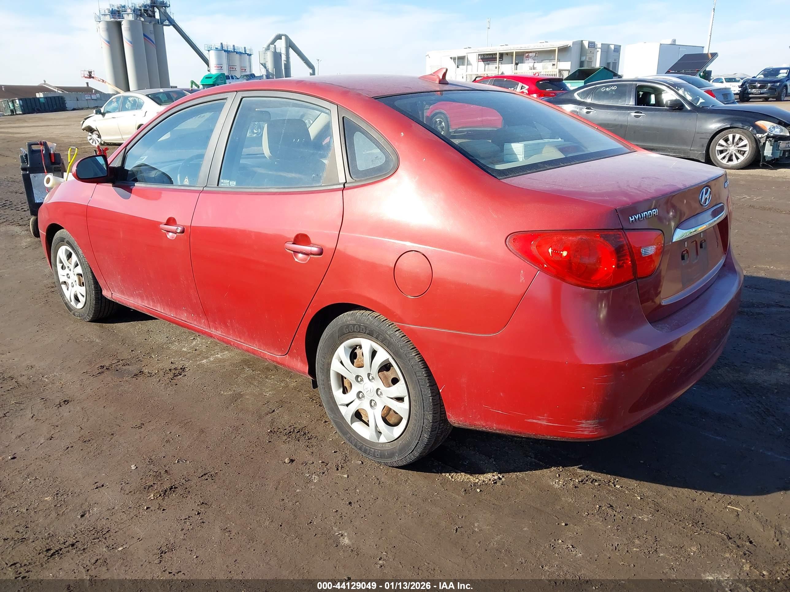 HYUNDAI ELANTRA image 3