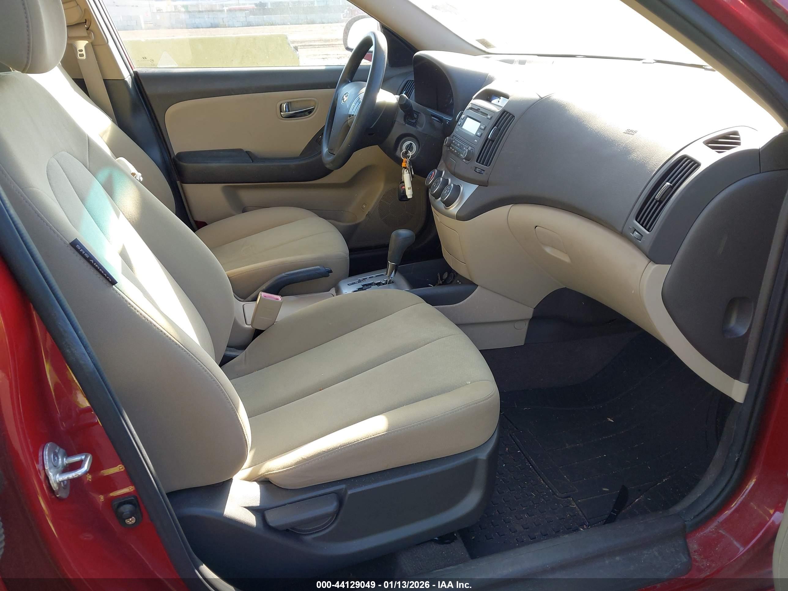 HYUNDAI ELANTRA image 5