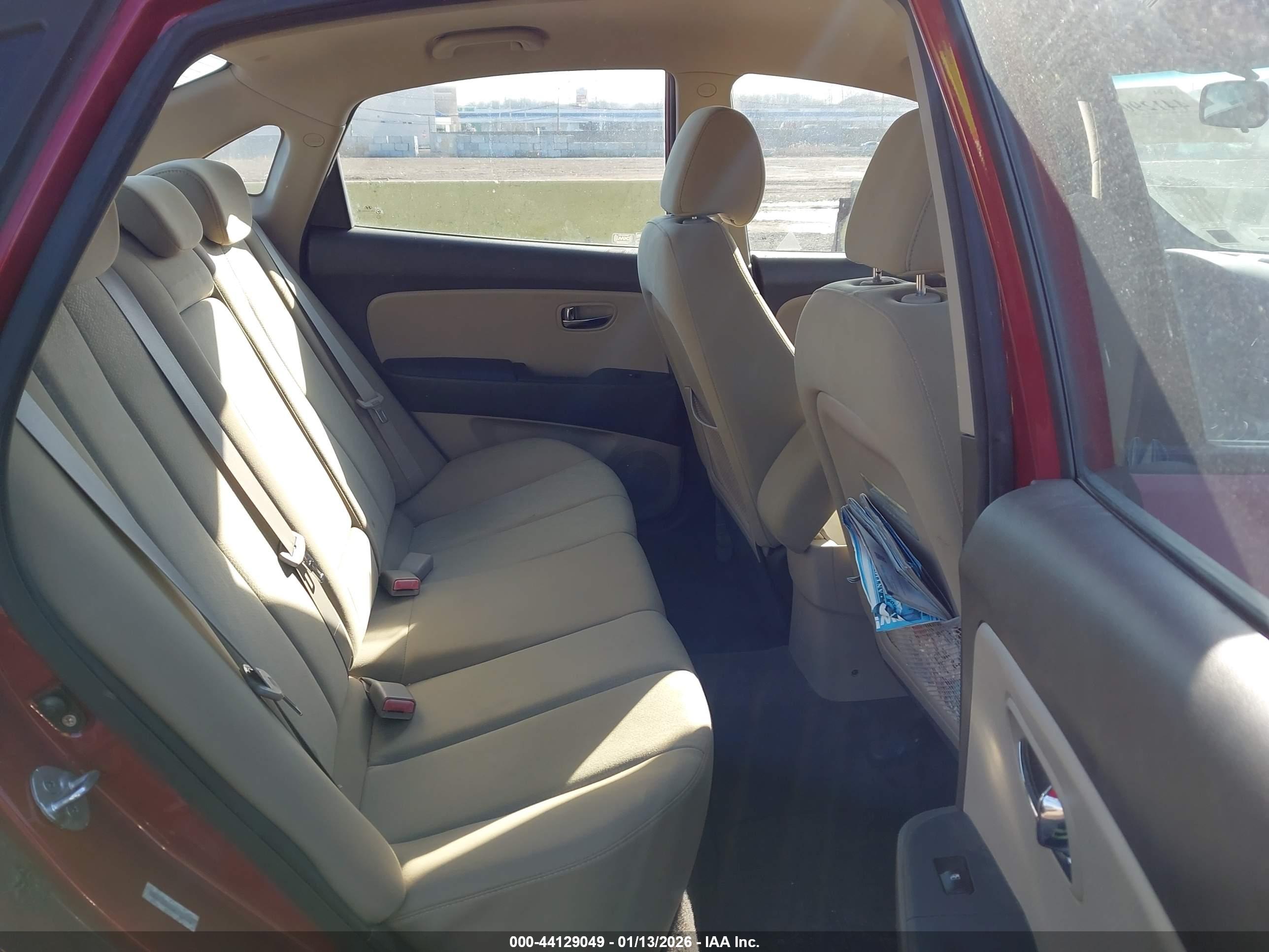 HYUNDAI ELANTRA image 8