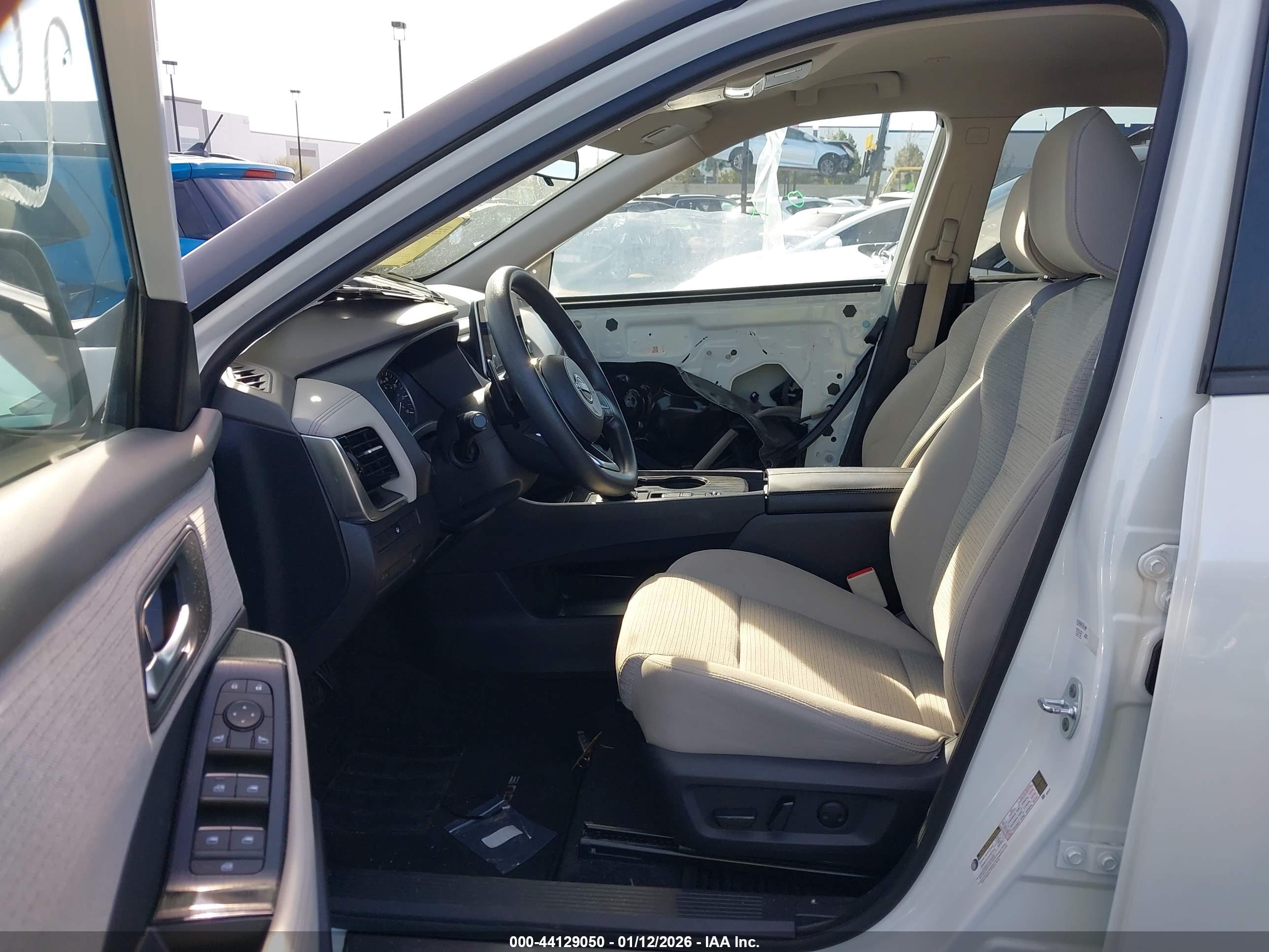 NISSAN ROGUE image 5