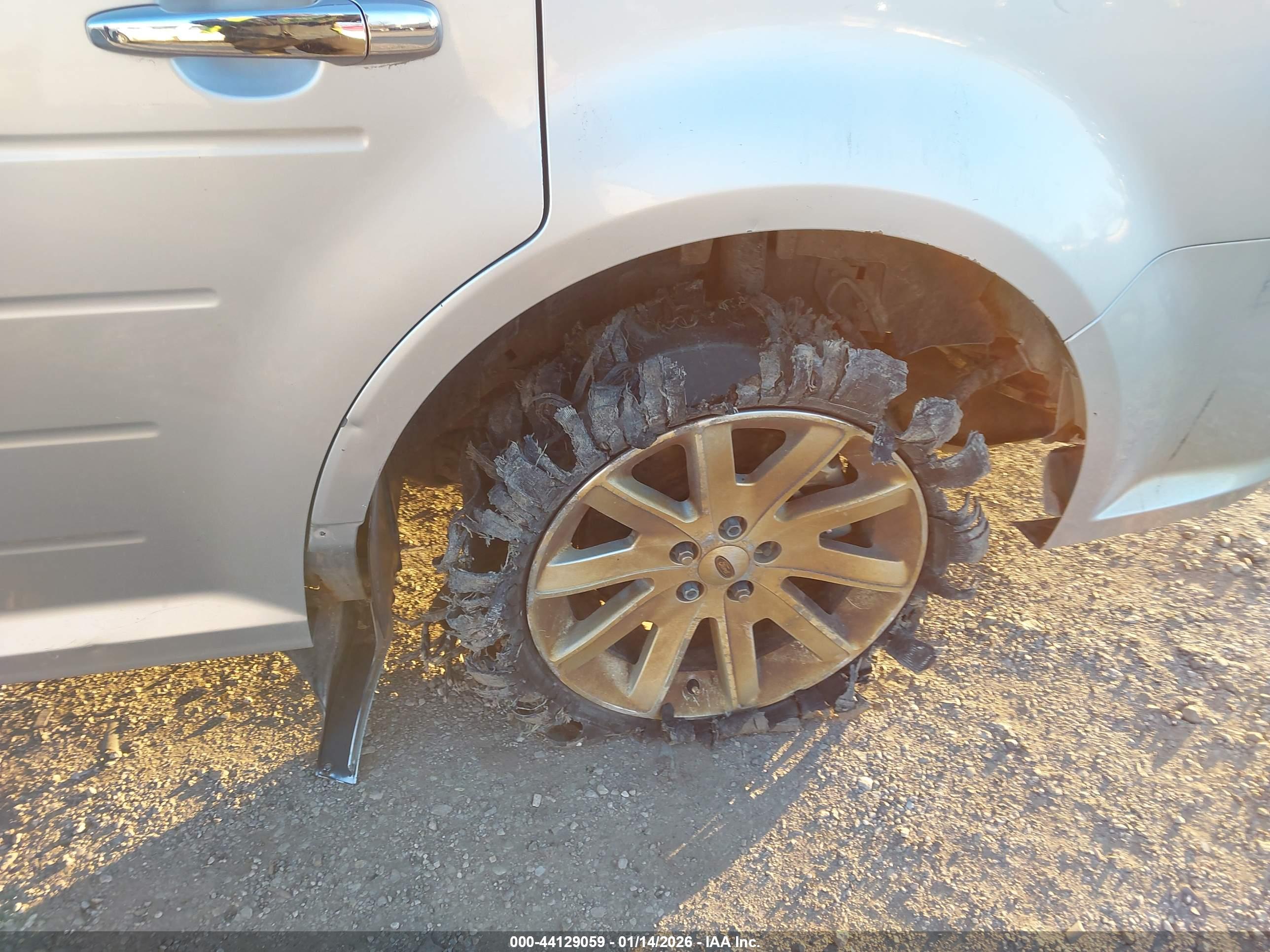 FORD FLEX image 6
