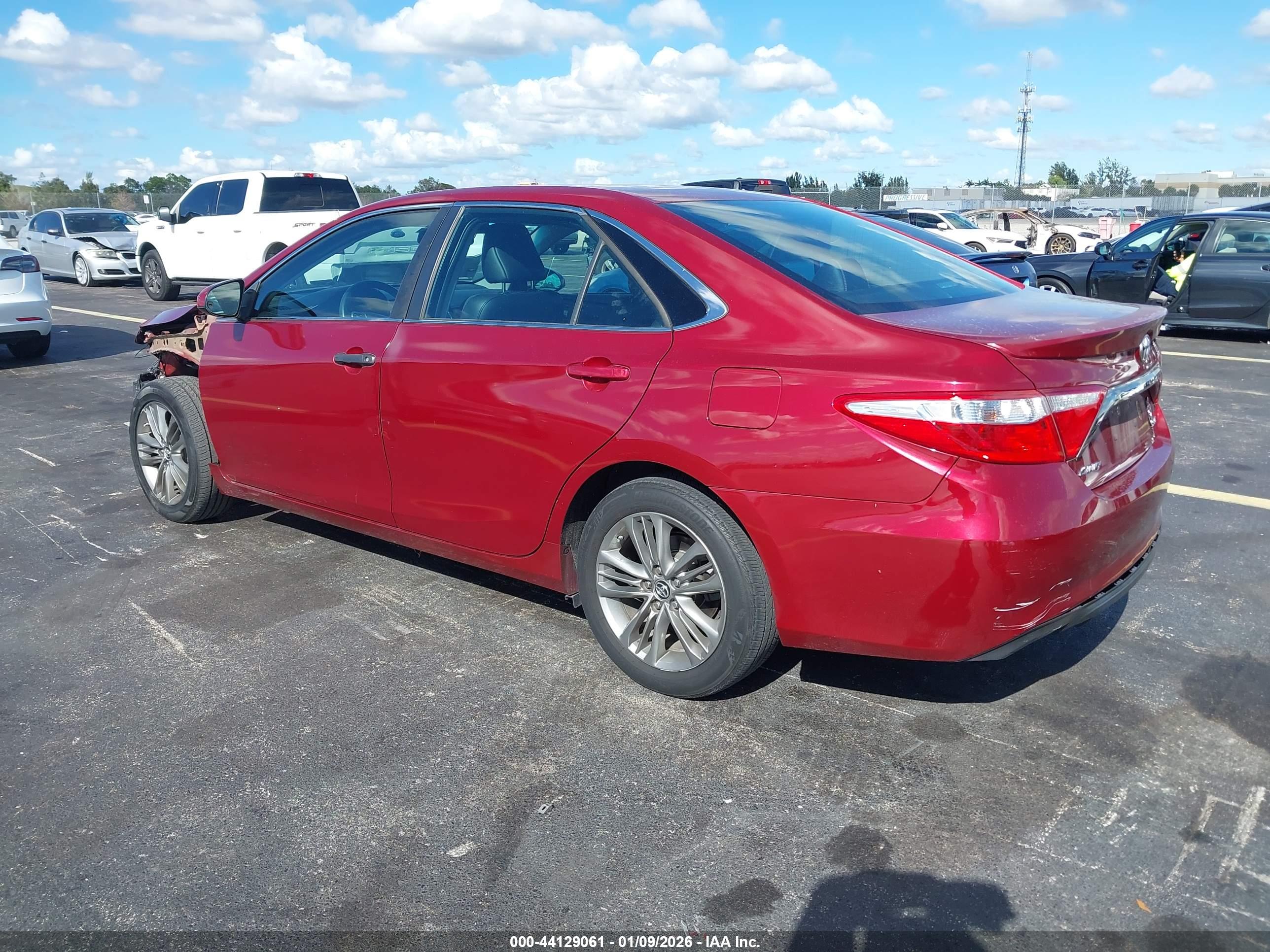 TOYOTA CAMRY image 3