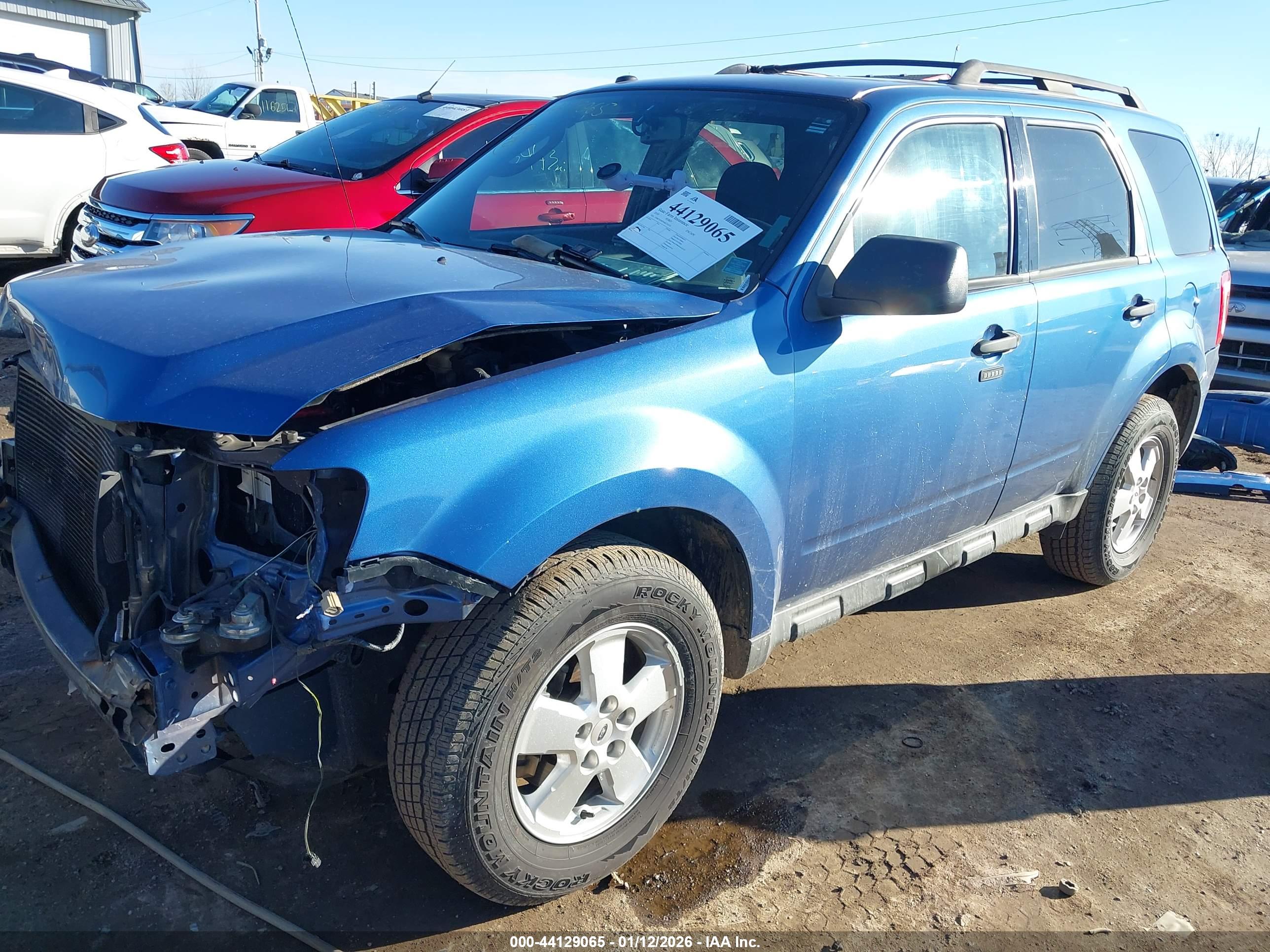 FORD ESCAPE image 2