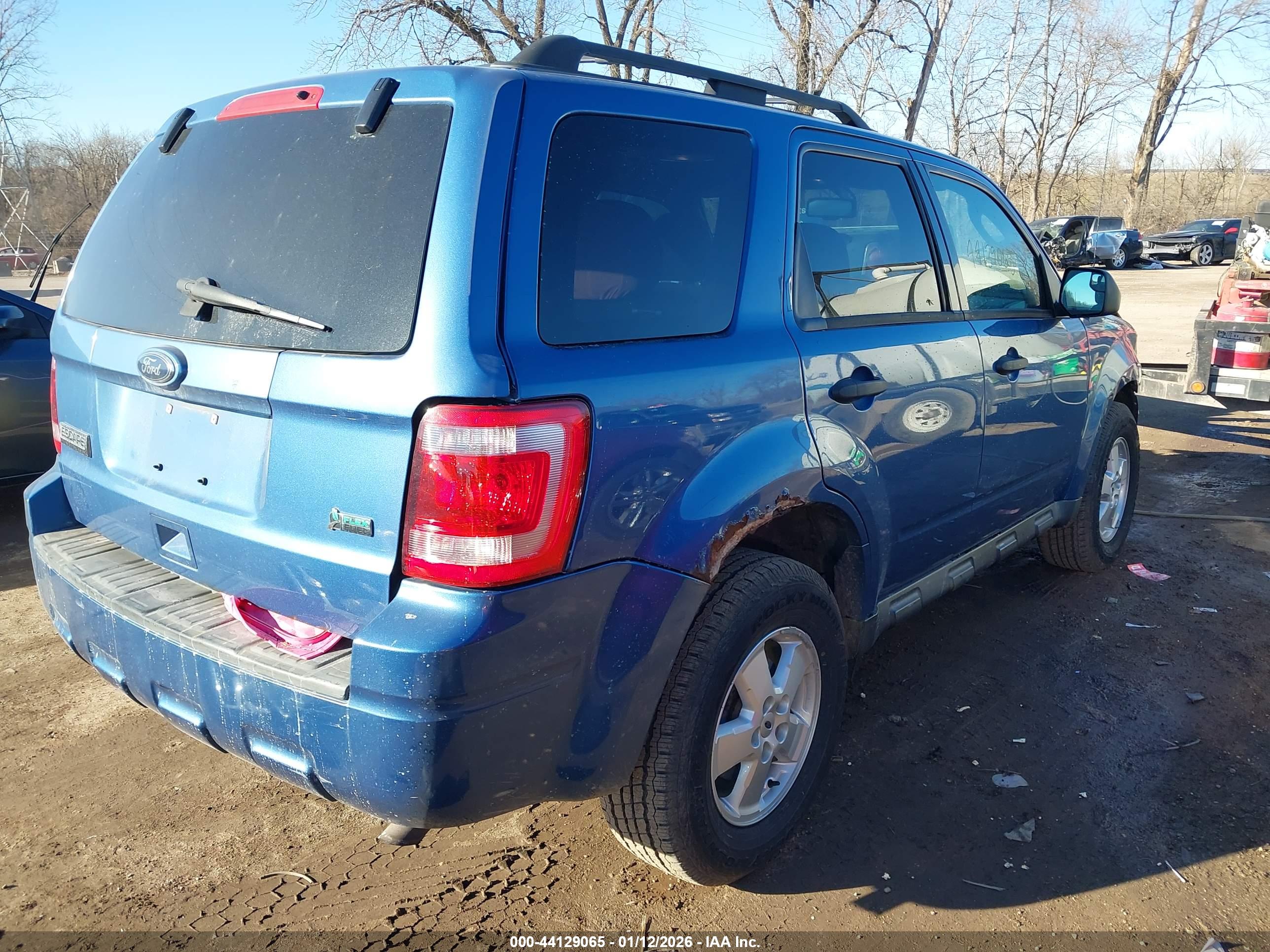 FORD ESCAPE image 4