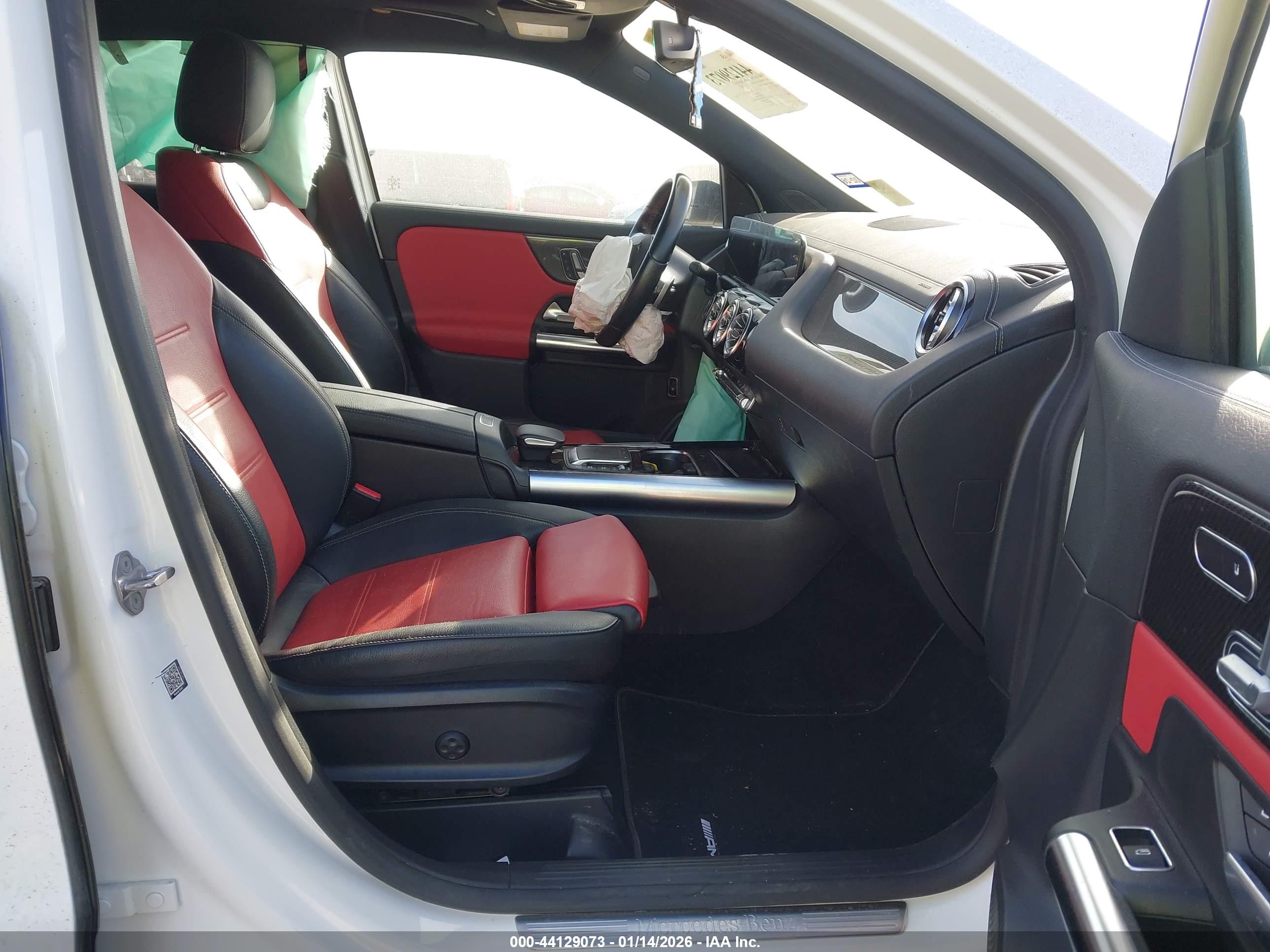 MERCEDES-BENZ GLA image 5