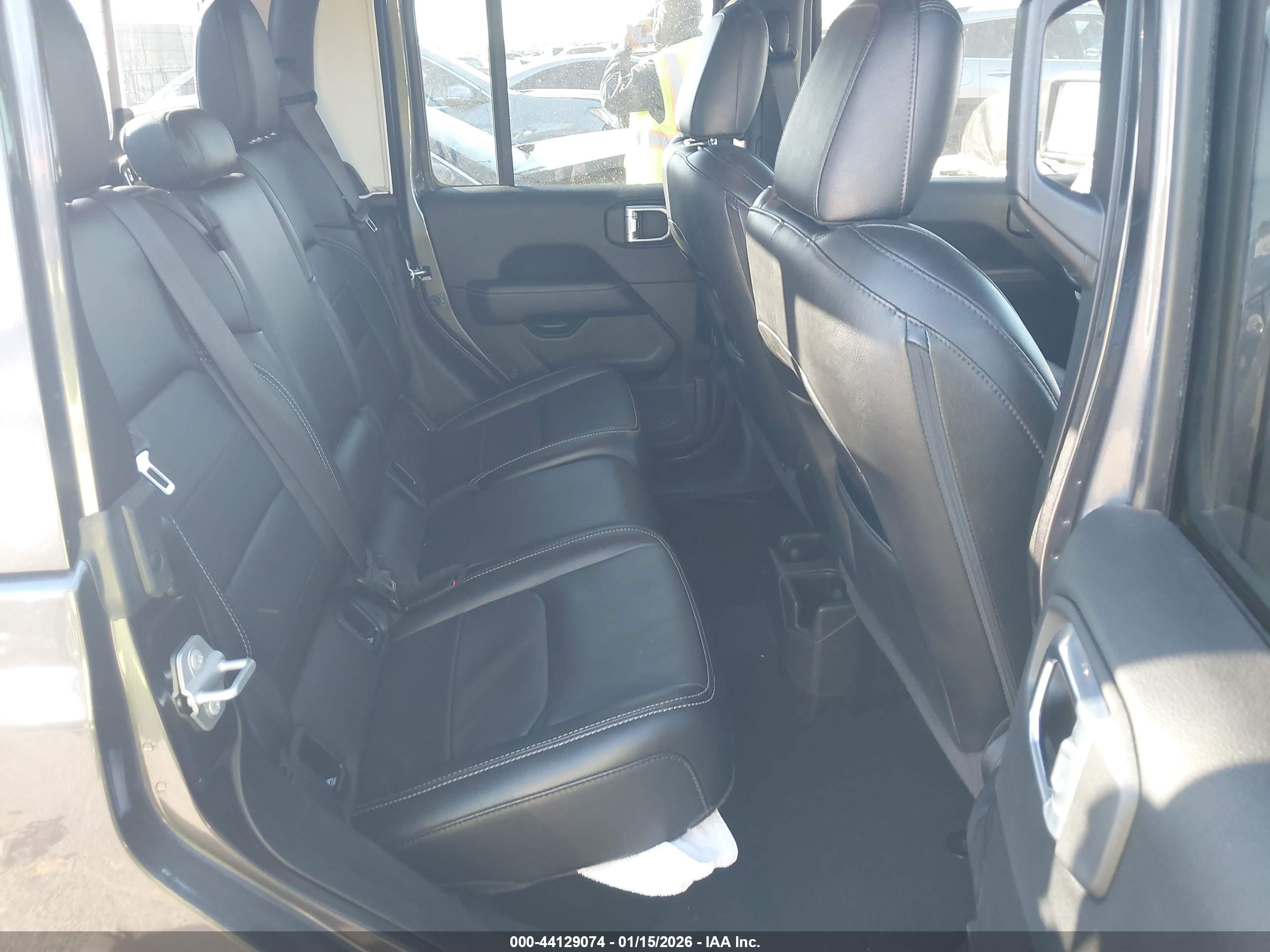 JEEP GLADIATOR image 8