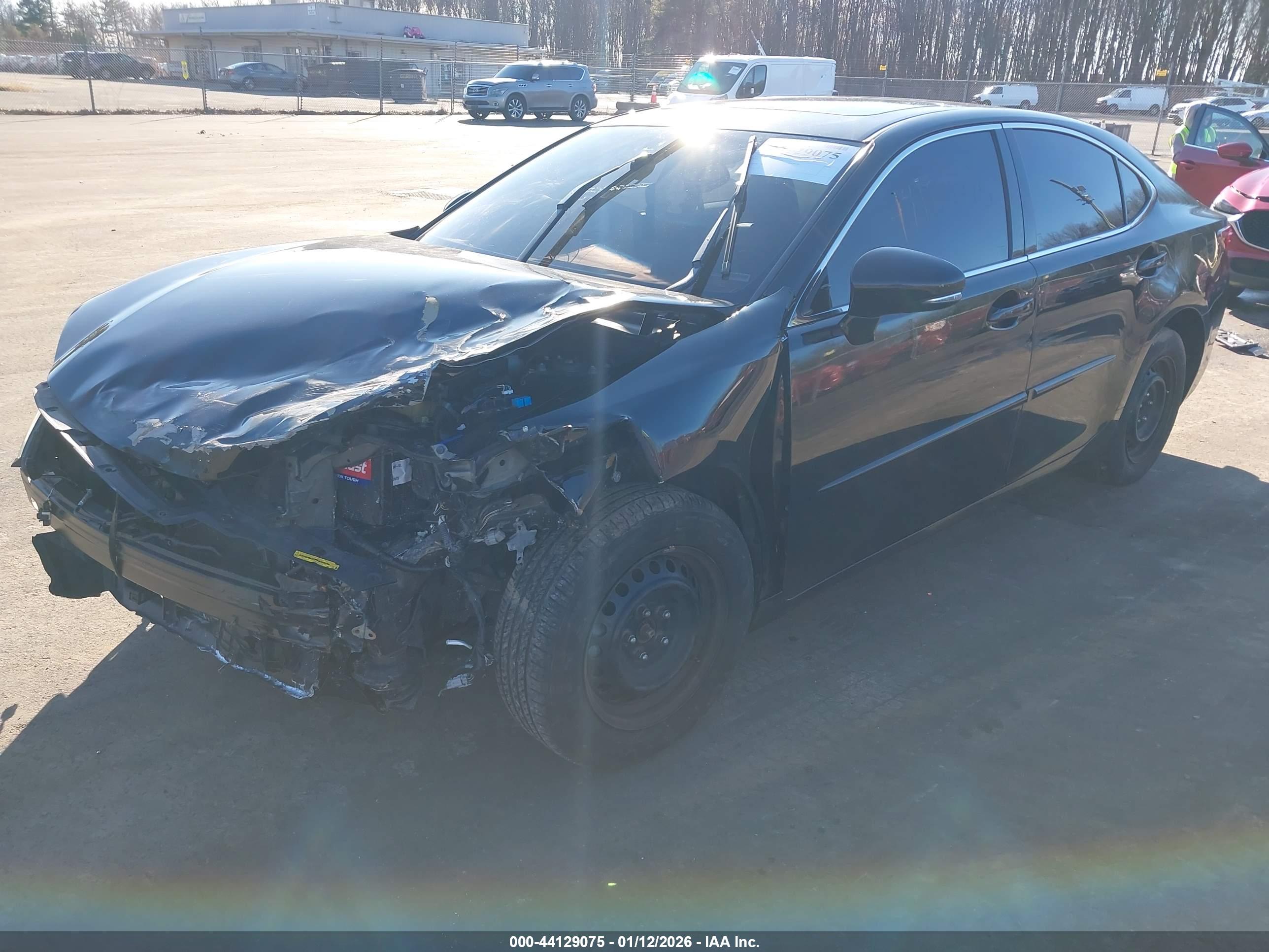 LEXUS ES image 2