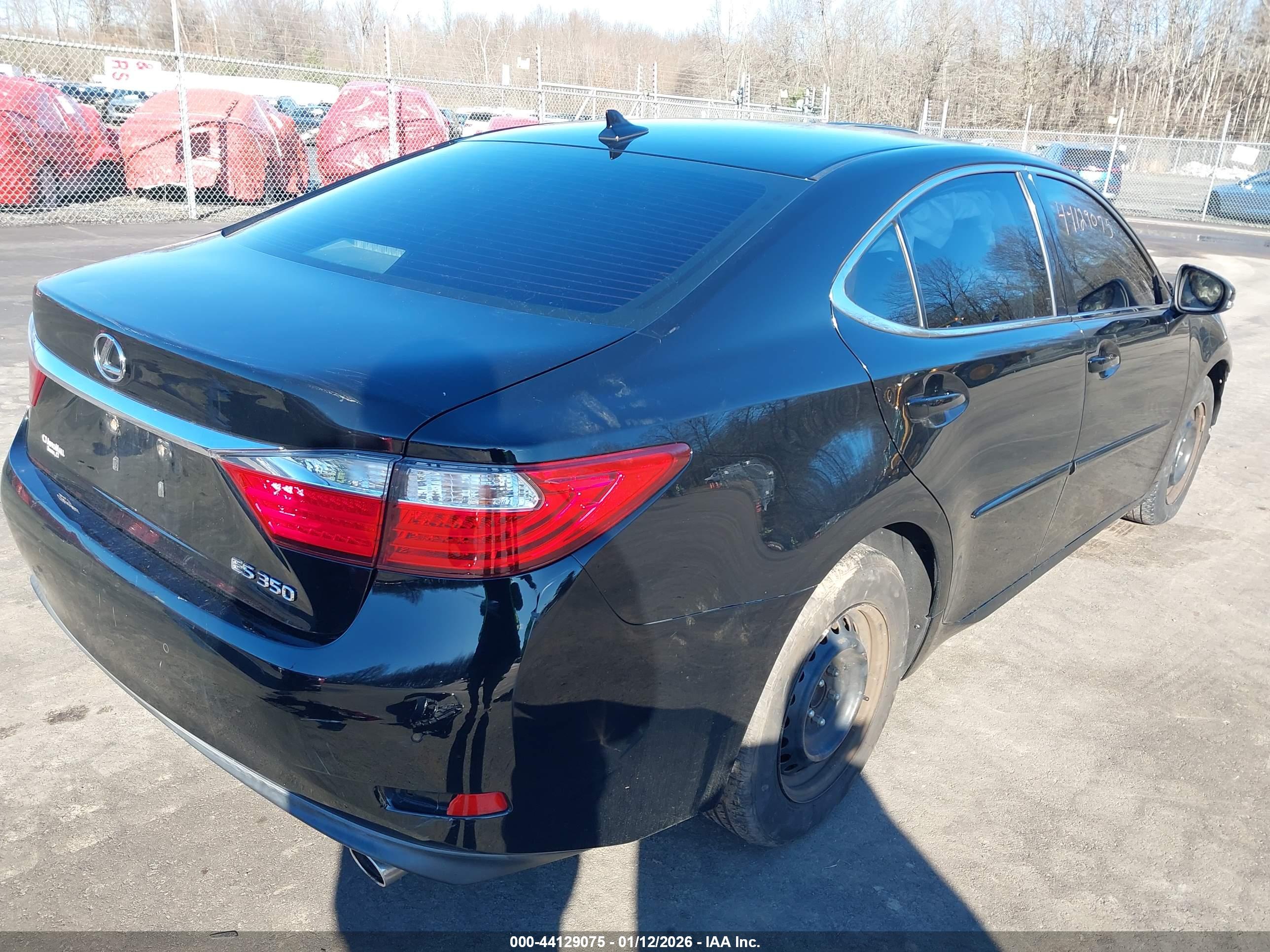 LEXUS ES image 4