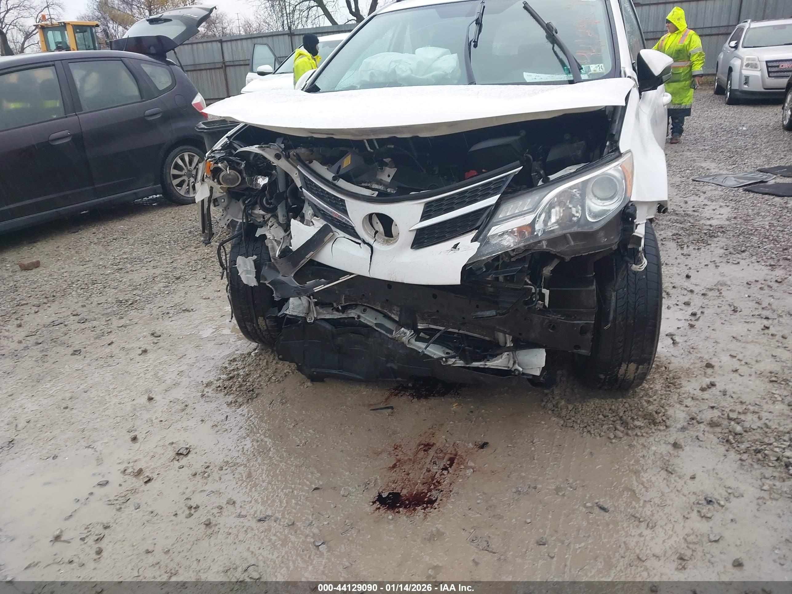TOYOTA RAV4 image 6