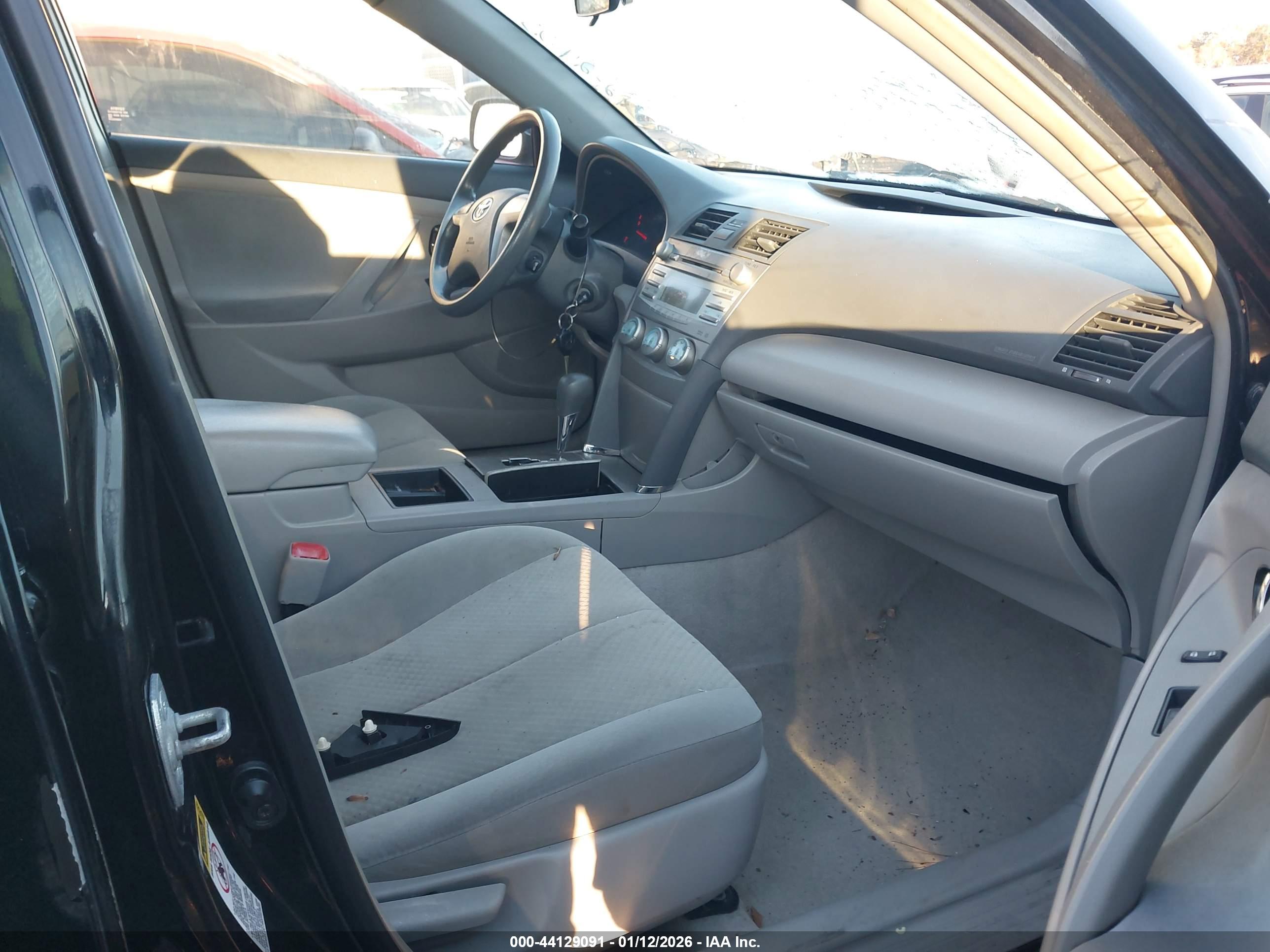 TOYOTA CAMRY image 5