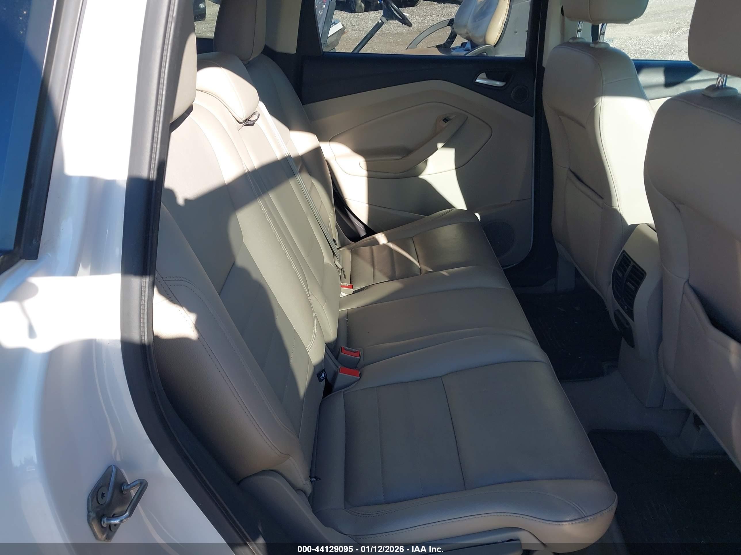 FORD ESCAPE image 8
